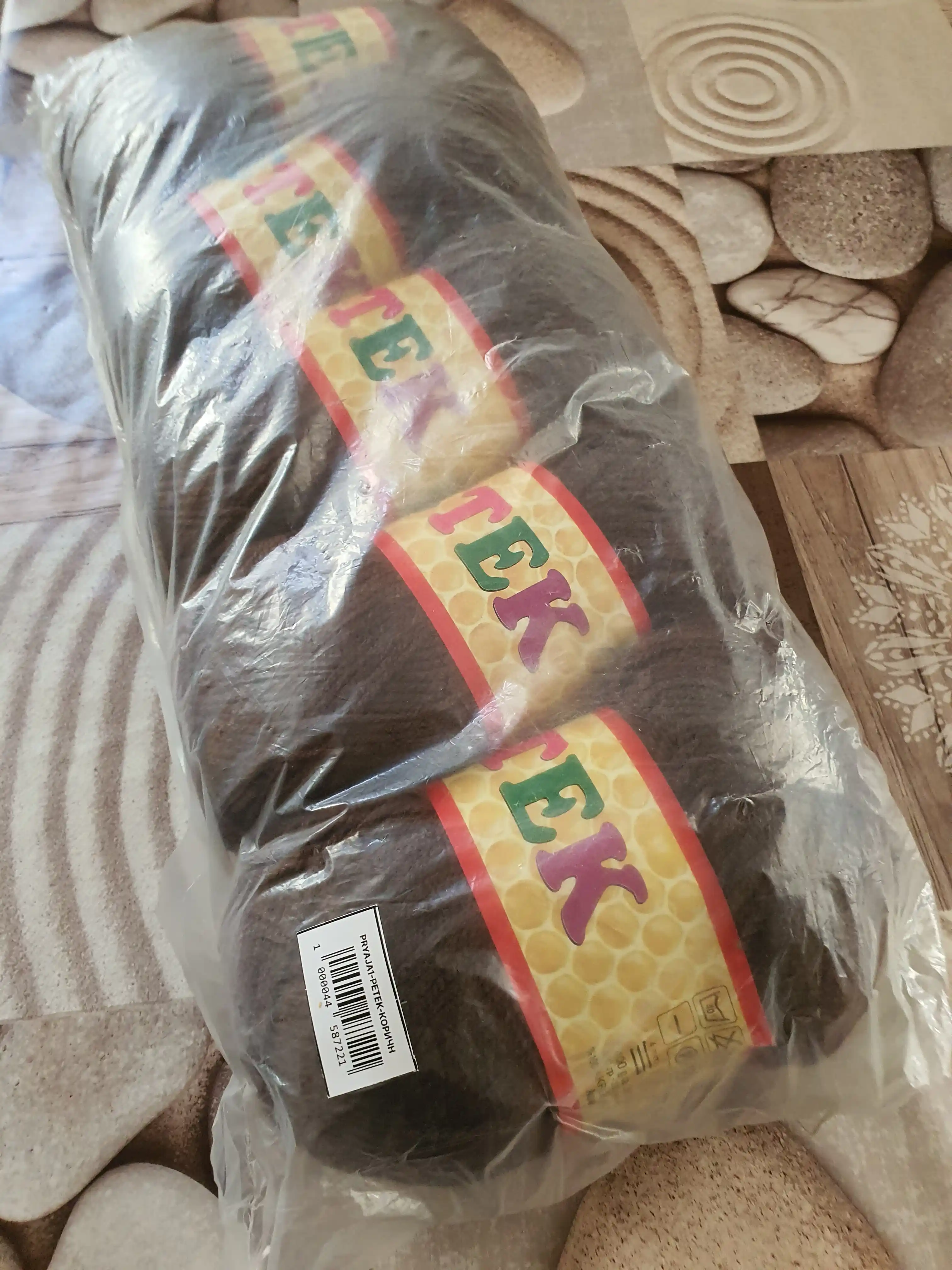 Пряжа petek - 300 м, 100 г, 100% акрил, 1 шт. в упаковке