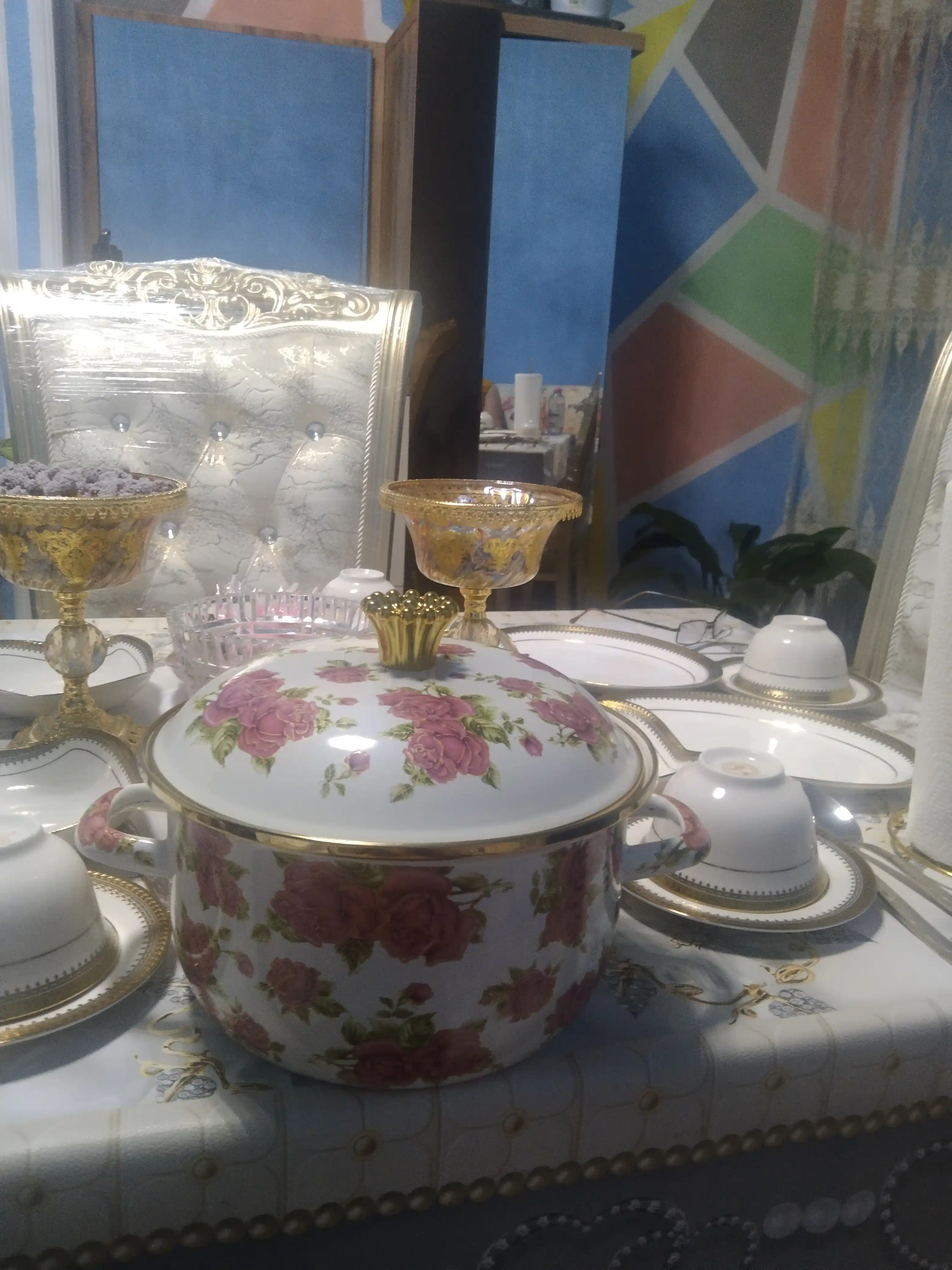 Эмалированная кастрюля