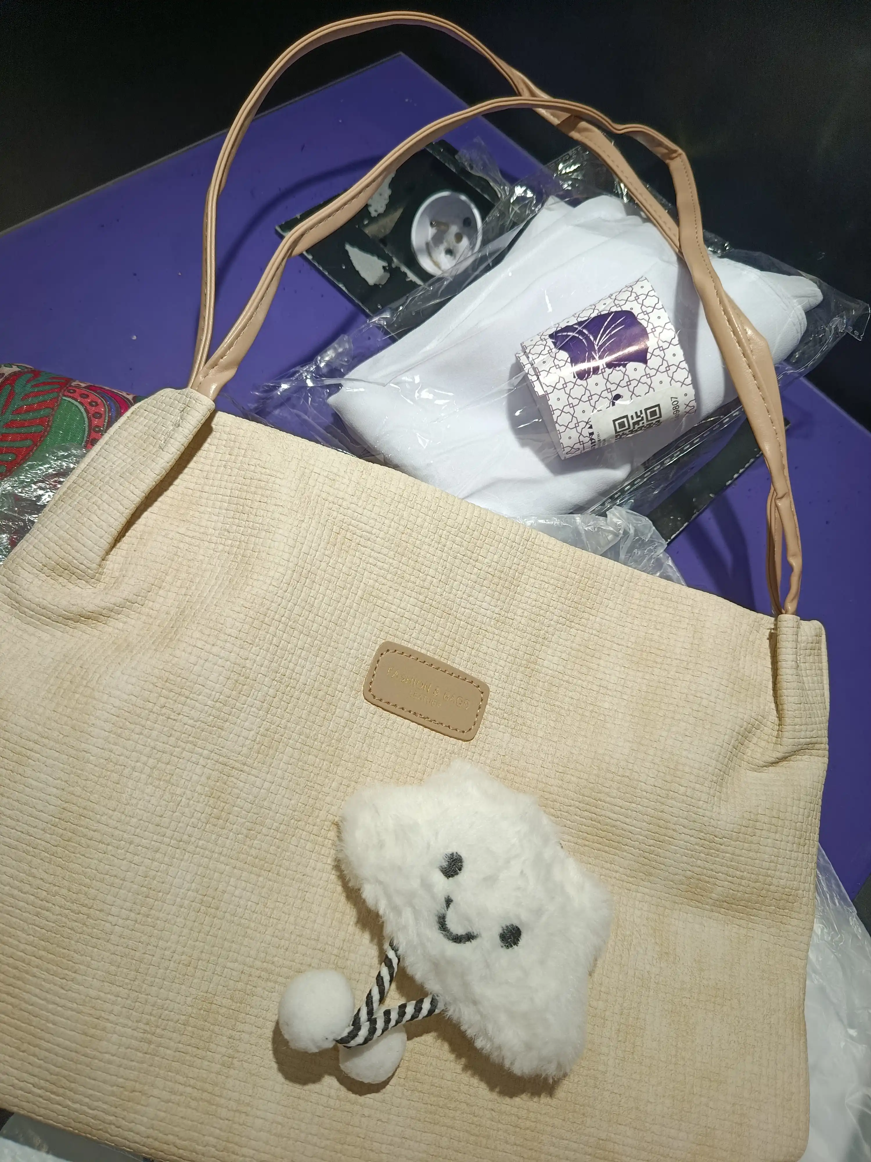 Sumka ayollar uchun yelkama, shopper, ish va o‘qish uchun, yumshoq, sig‘imli, ekocharm