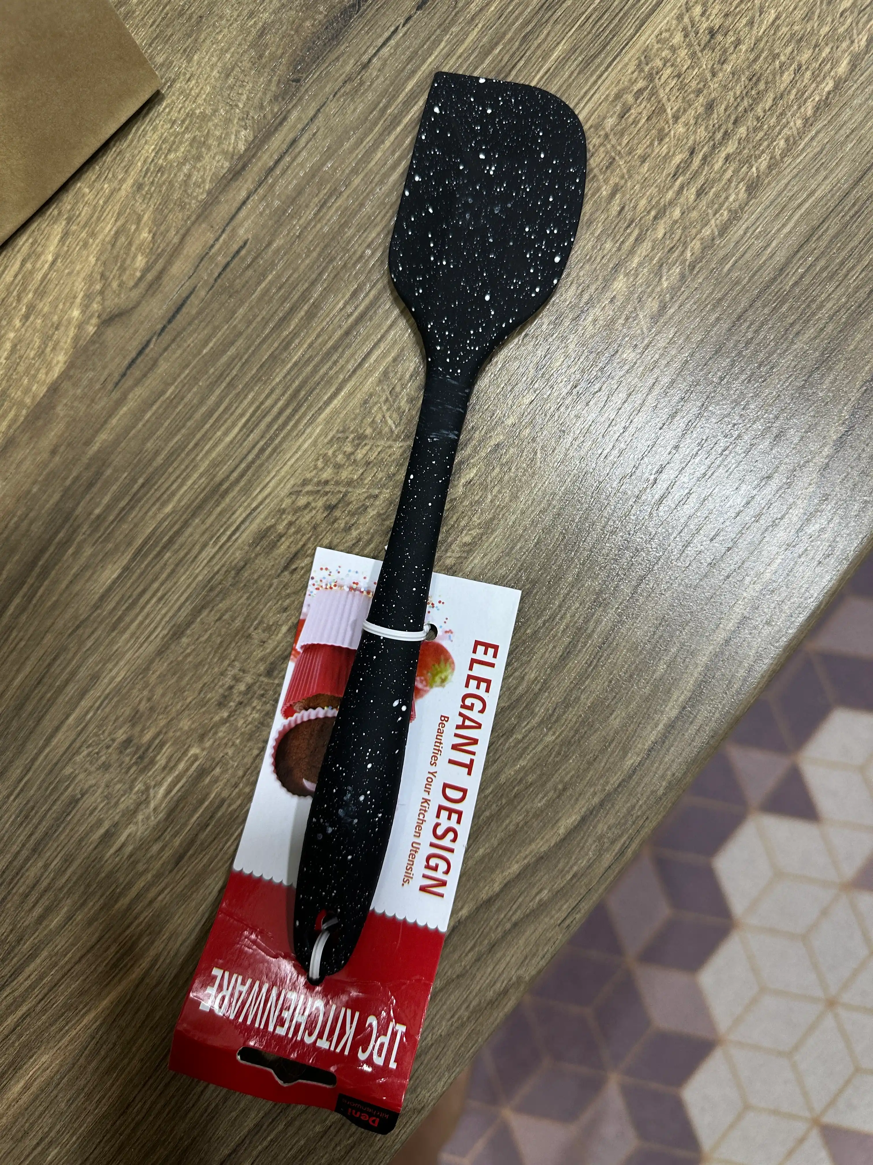 Silikon kurakcha, kapkir, issiqlikka chidamli va yopishmaydigan