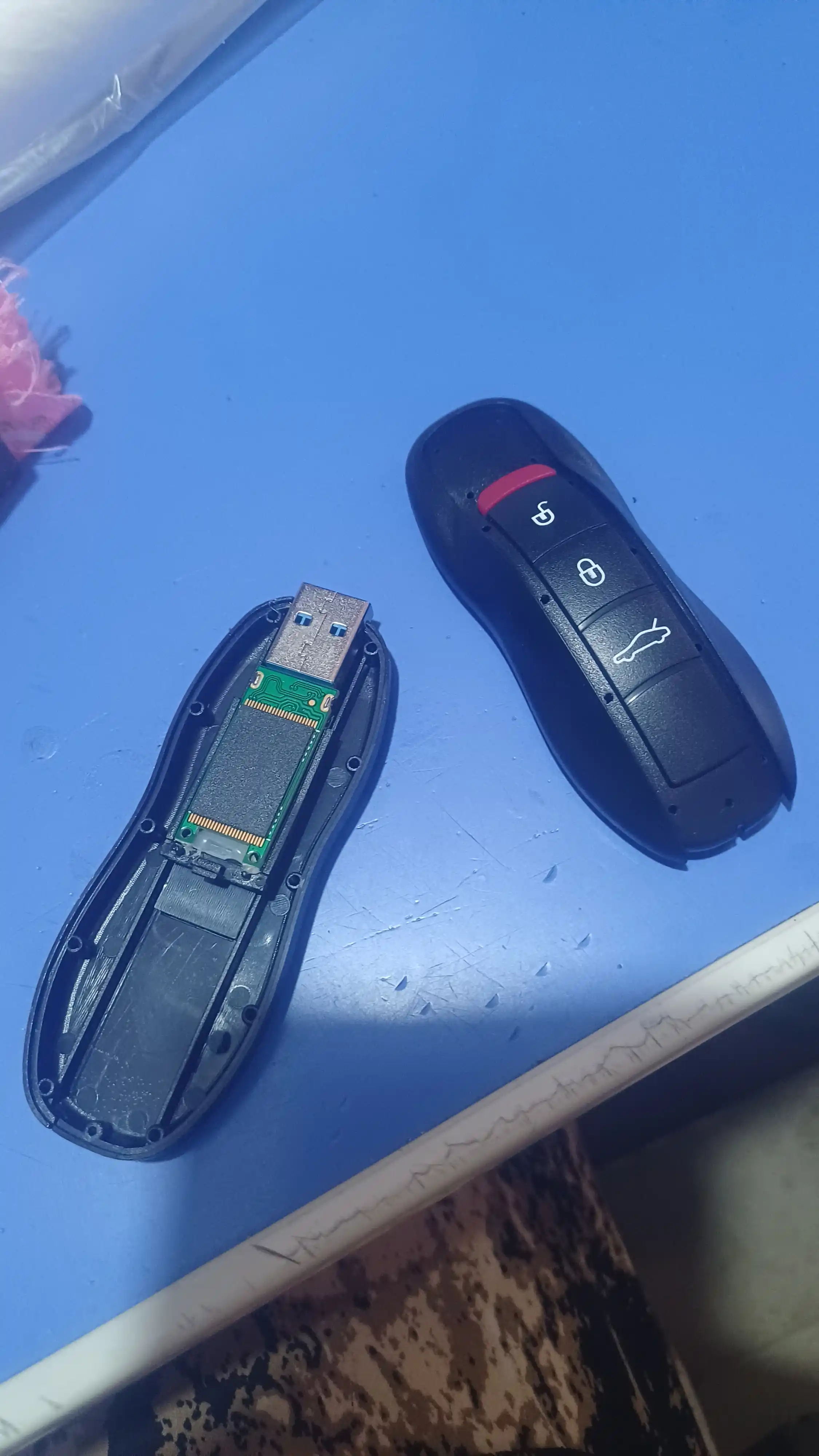 USB 3.2 32 GB, 64 GB, 128 GB fleshka, pult ko‘rinishida, shaxsiy kompyuter va avtomobil uchun tezkor xotira