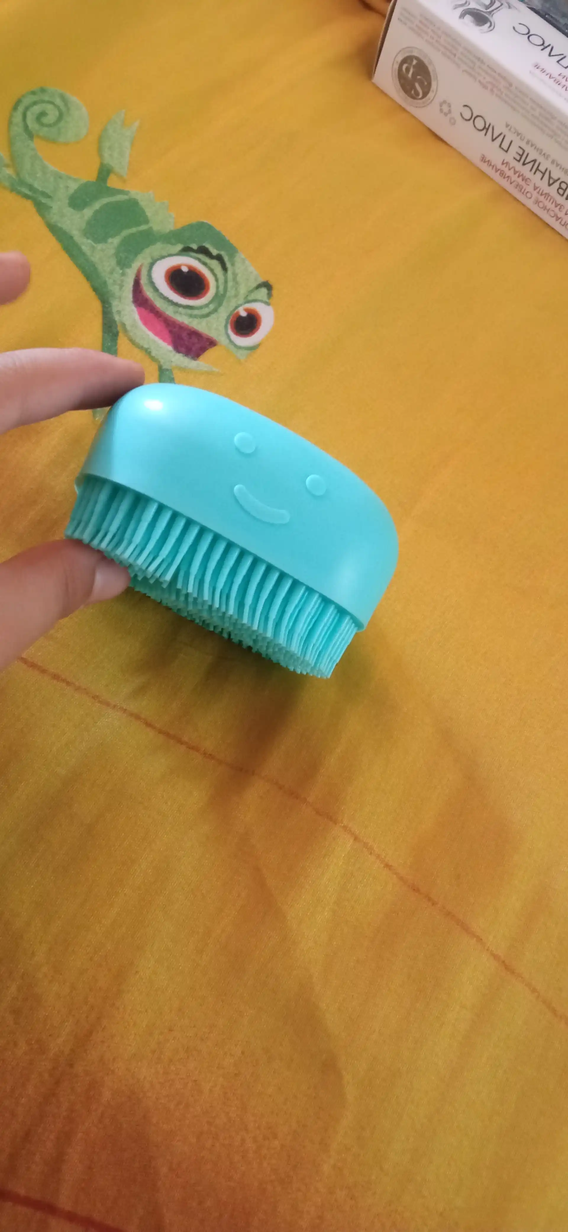 Dispenserli silikon cho'milish mochalkasi, dush massaj cho'tkasi