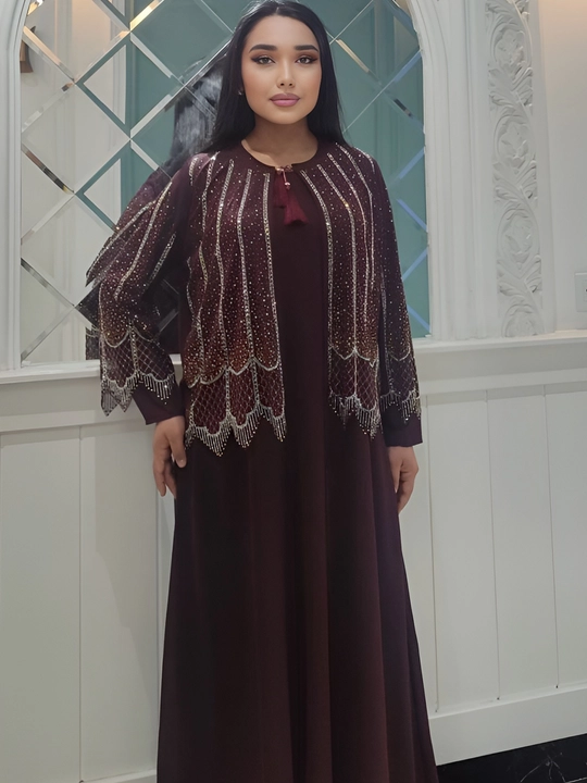 Liboslar ayollar uchun, oqshom va bazimlar uchun