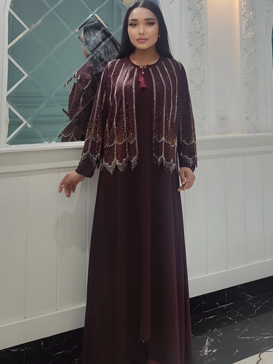 Liboslar ayollar uchun, oqshom va bazimlar uchun - 