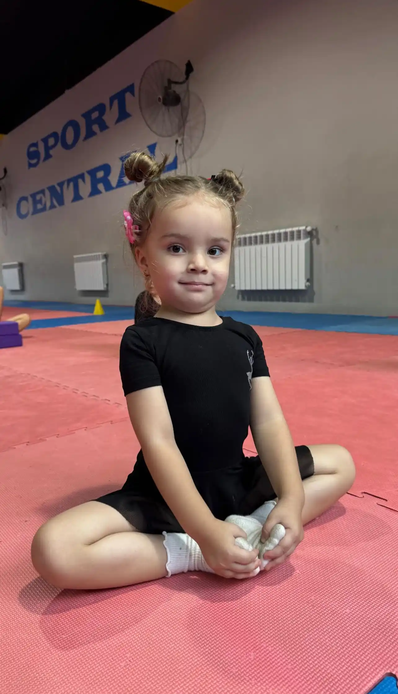 FandSdan trenirovka uchun kostyumi, raqs va badiiy gimnastika uchun