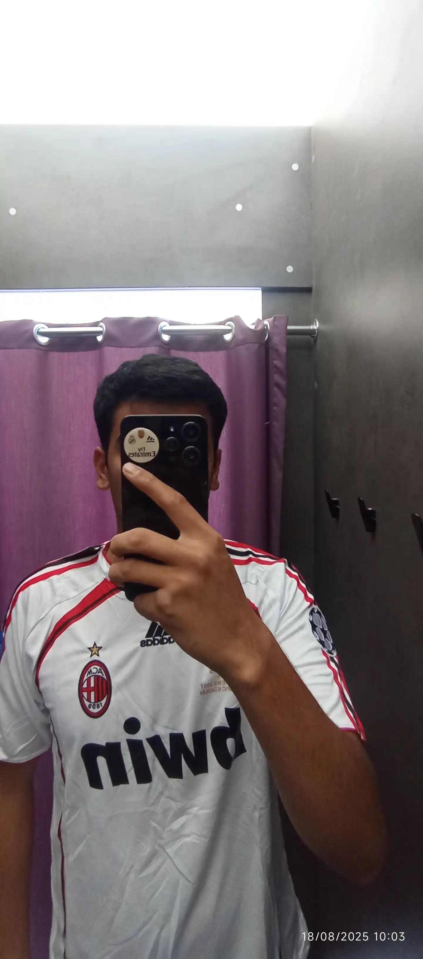 Milan, "Real Madrid", "Barselona", "Arsenal", "Angliya" retro futbol formalari