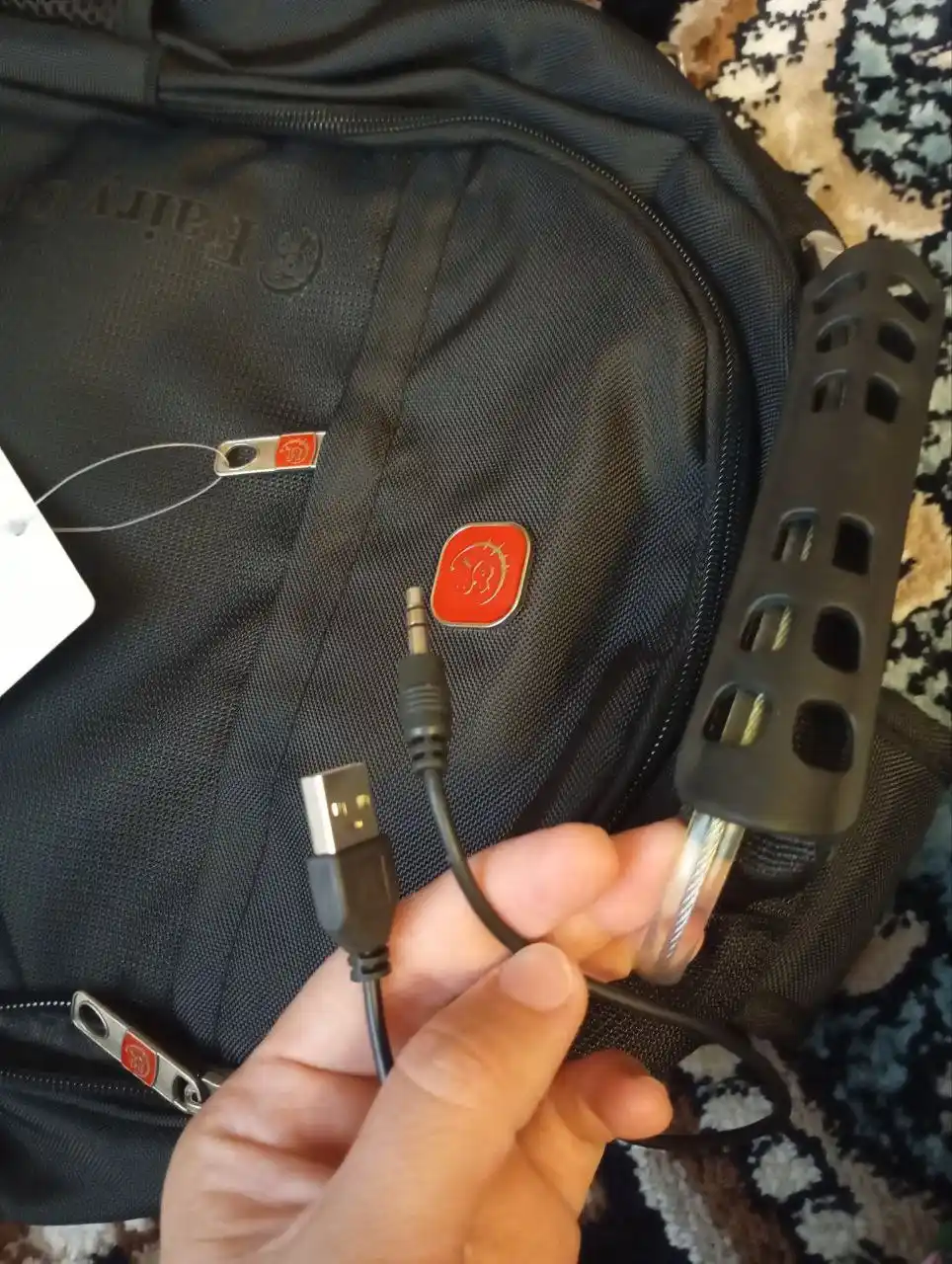 USB-portli ko‘p funksiyali maktab ryukzaki erkaklar uchun, noutbuk sig‘adigan