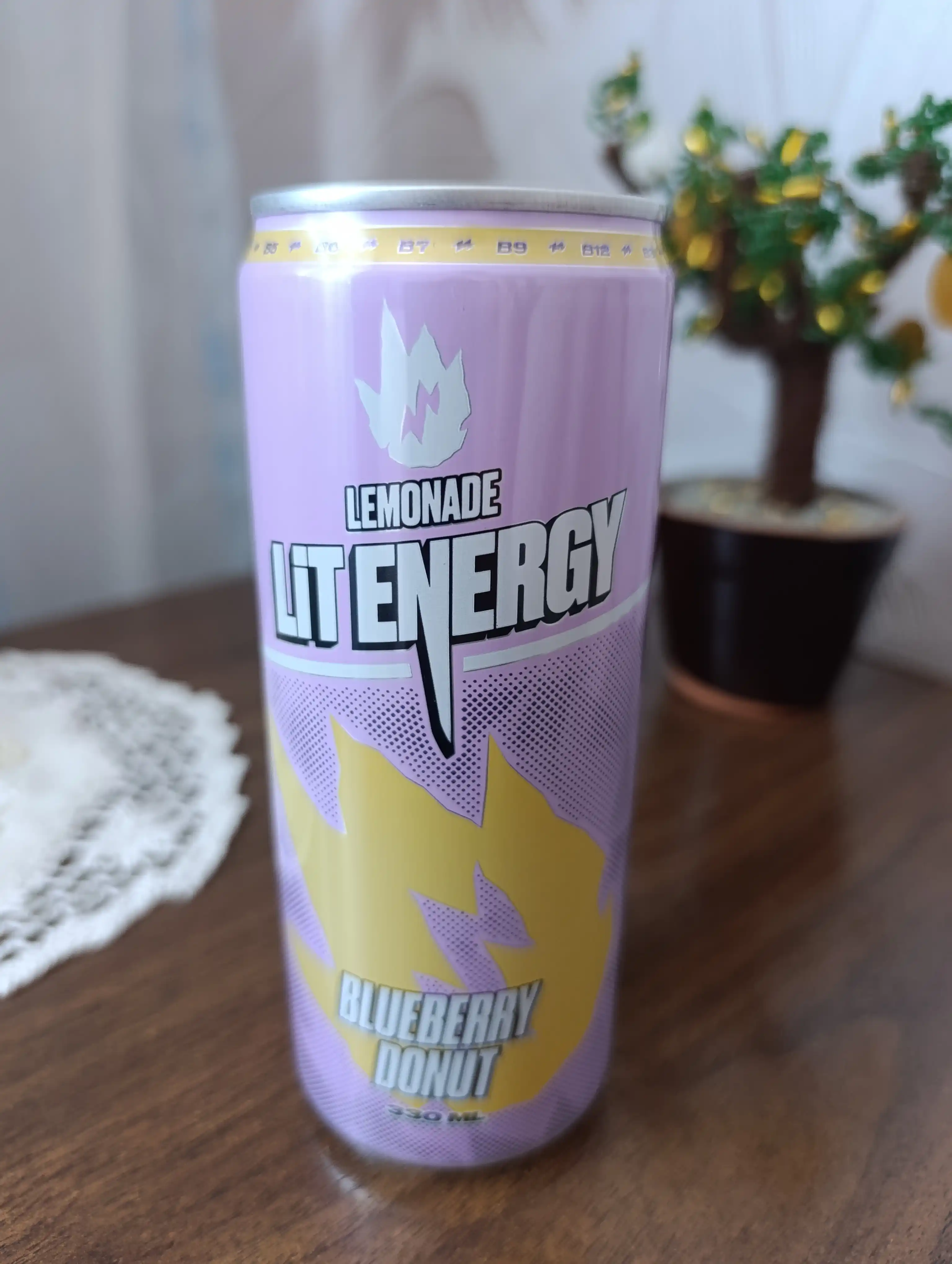 Напиток лимонад Lit energy Blueberry Donut безалкогольный, сильногазированный, 330 мл