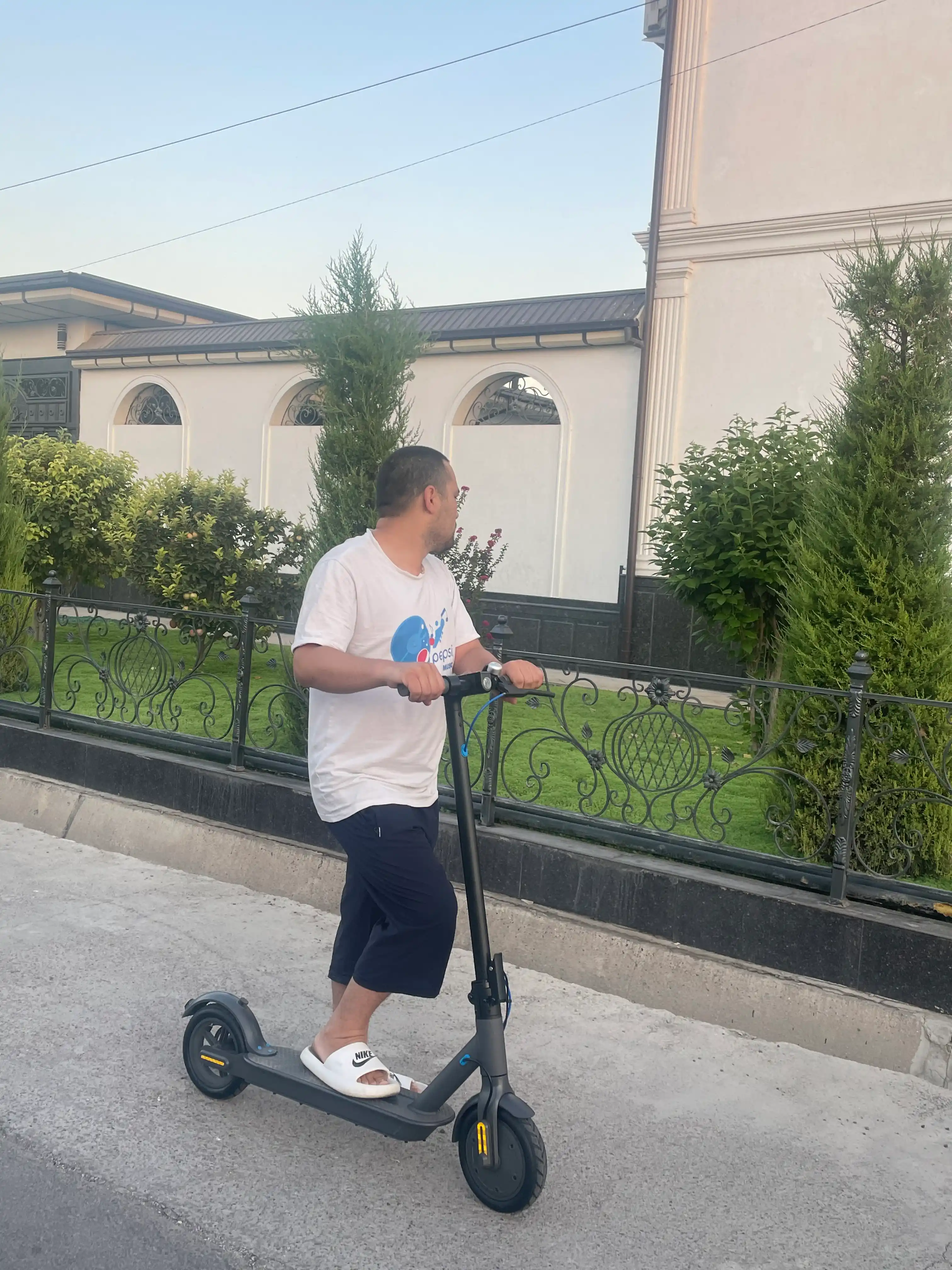 Elektr samokat KECHTE M1 Electric Scooter, 8.5"YM-E02