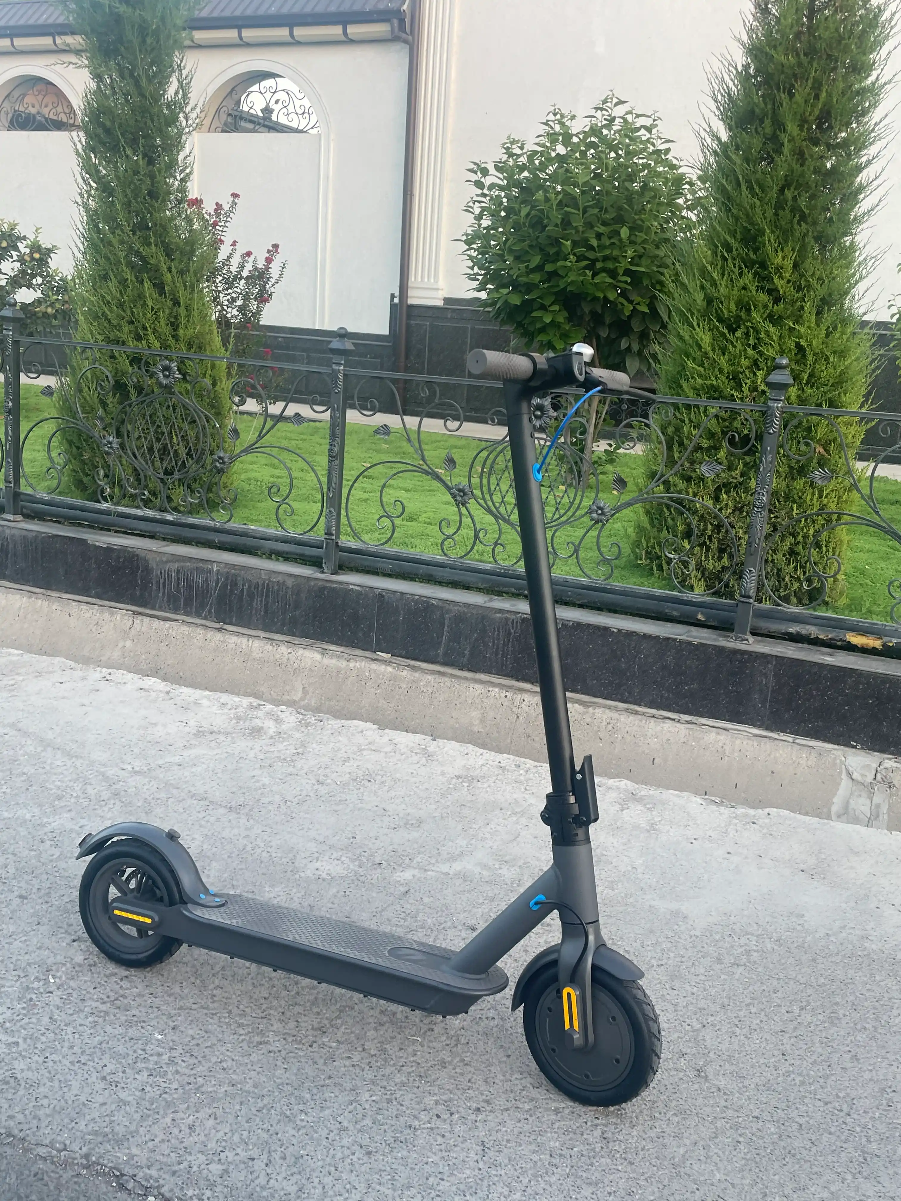 Elektr samokat KECHTE M1 Electric Scooter, 8.5"YM-E02