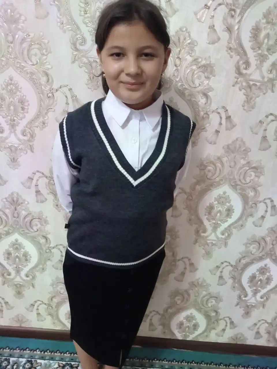 Maktab va o`qish uchun nimcha, jiletka Didov Triko uy, ish, ofis, maktab uchun