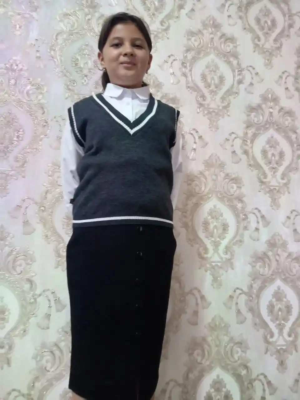 Maktab va o`qish uchun nimcha, jiletka Didov Triko uy, ish, ofis, maktab uchun