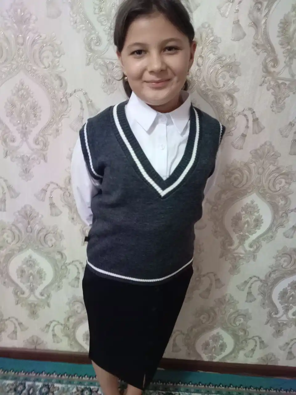 Maktab va o`qish uchun nimcha, jiletka Didov Triko uy, ish, ofis, maktab uchun