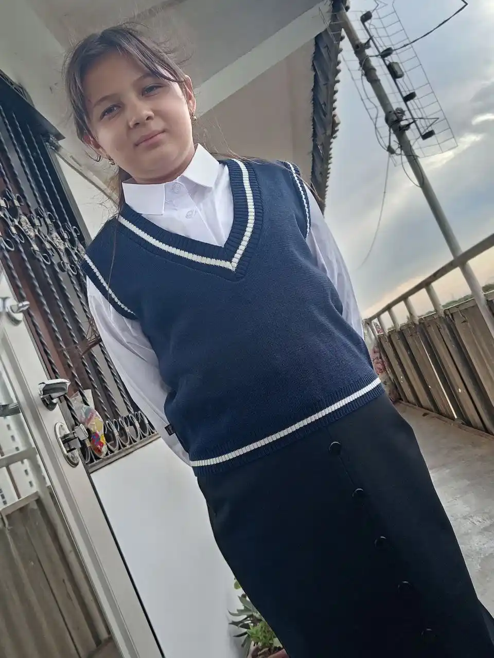 Maktab va o`qish uchun nimcha, jiletka Didov Triko uy, ish, ofis, maktab uchun