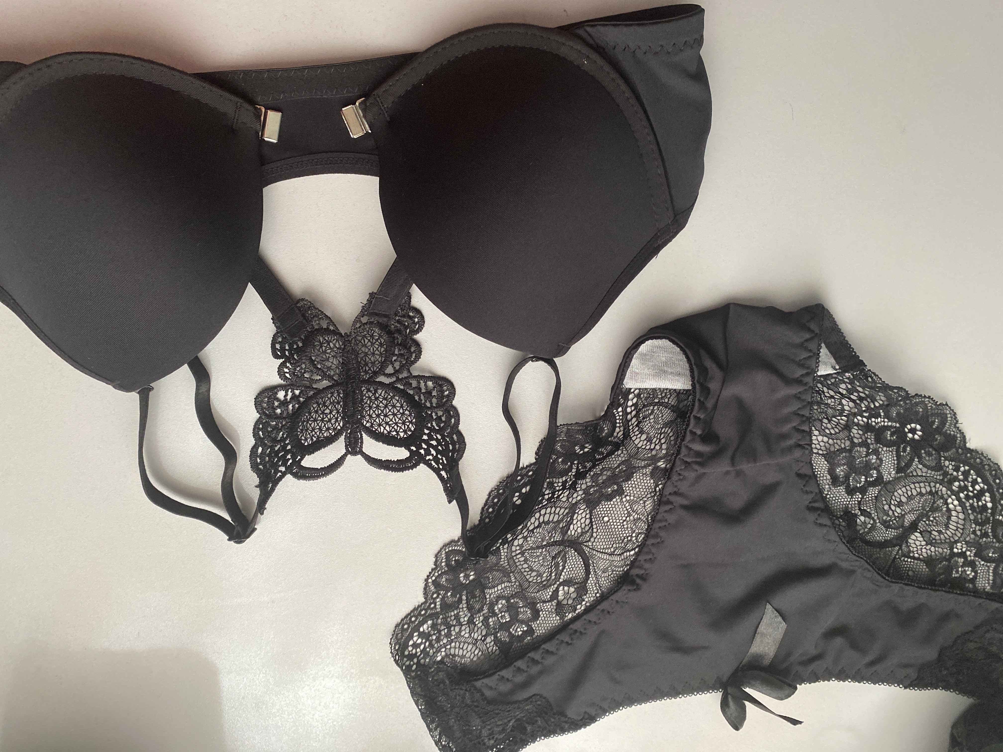 Ichki kiyimdagi busty yoglilarning fotosuratlari