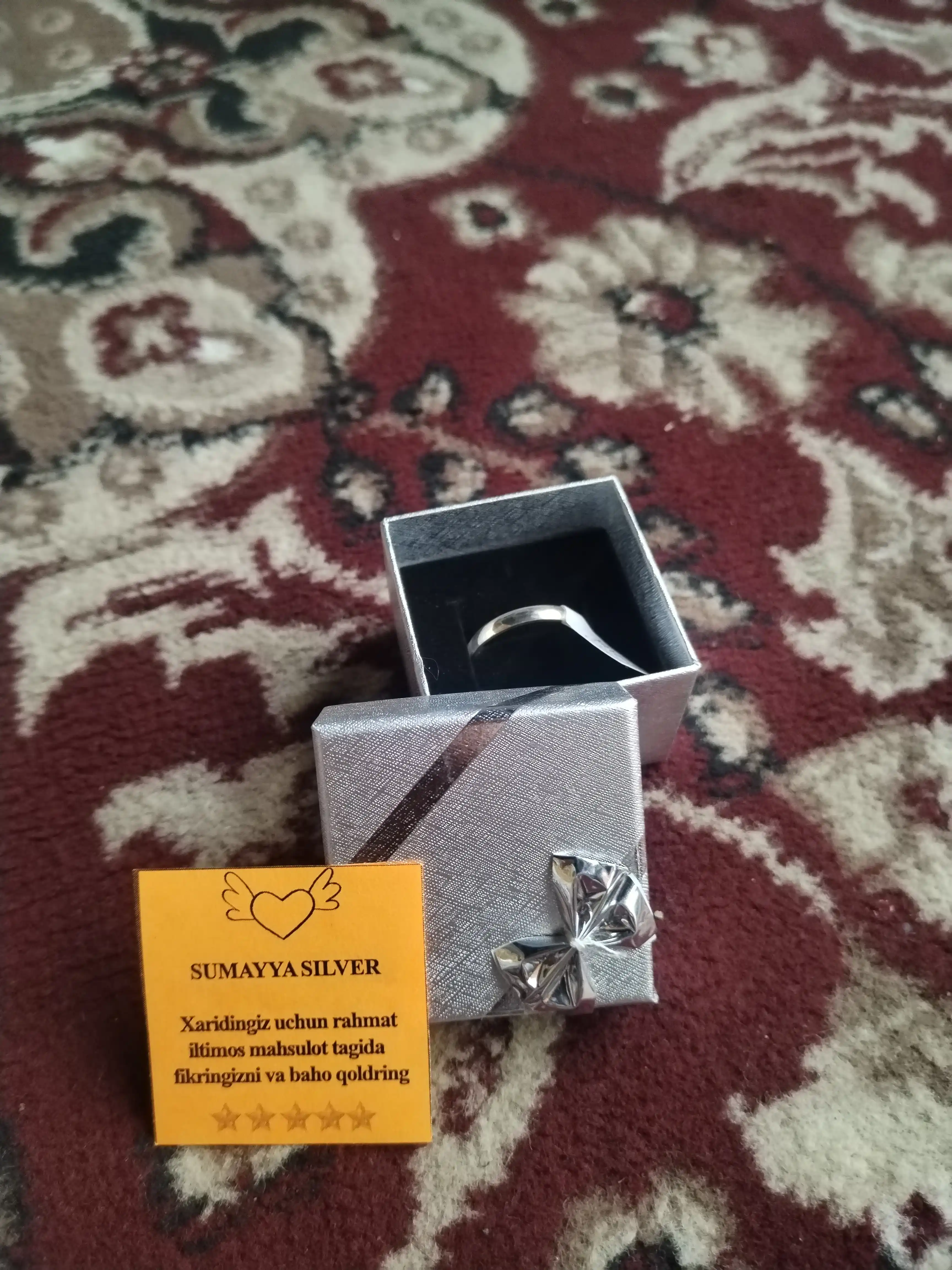 Ayollar va erkaklar uchun nikoh uzugi, kumushdan, Sumayya Silver