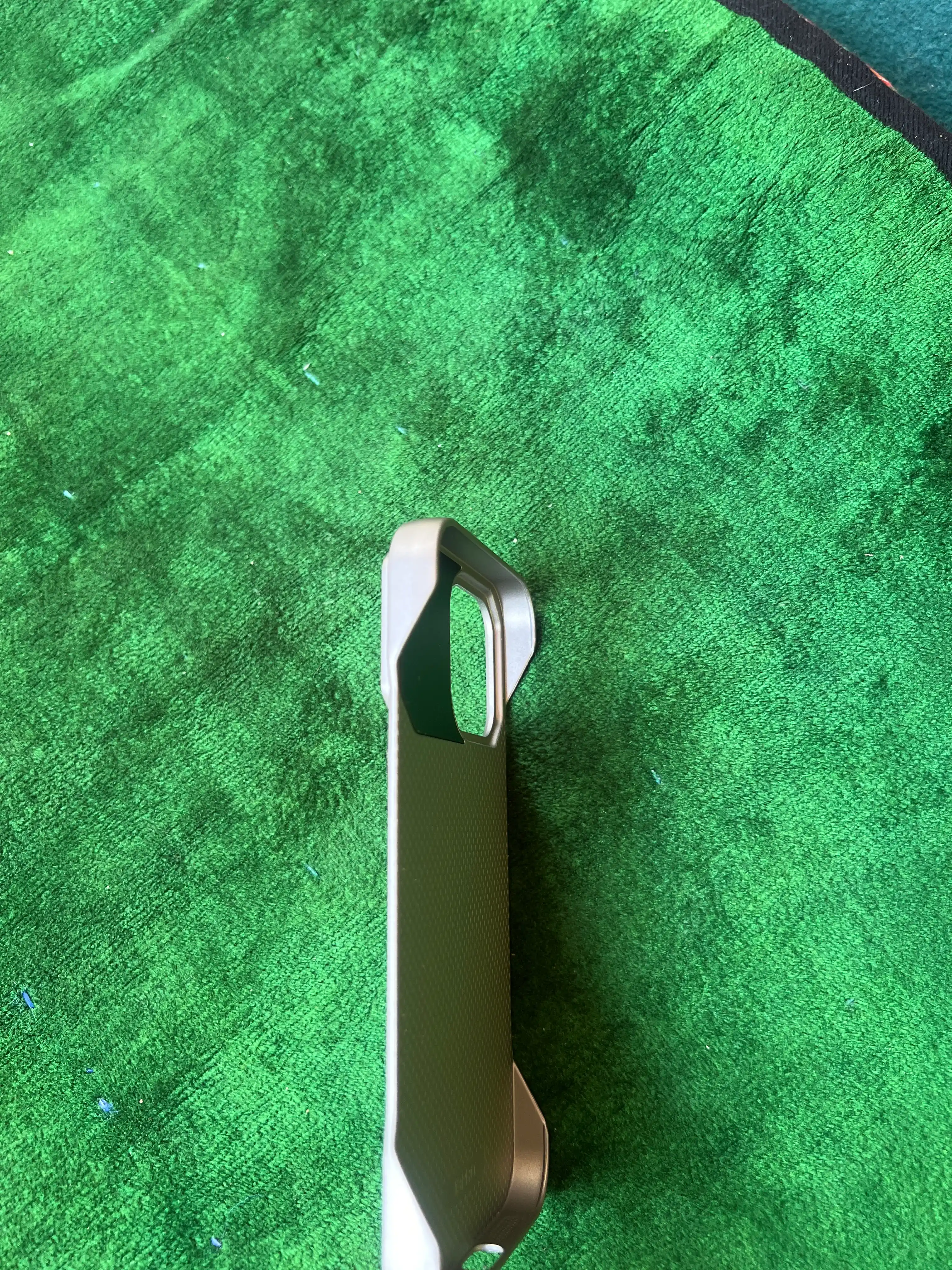 Zamonaviy chexol iPhone, 12,13, 14, 15, 16 Pro/Pro Max uchun metall, ekologik charm