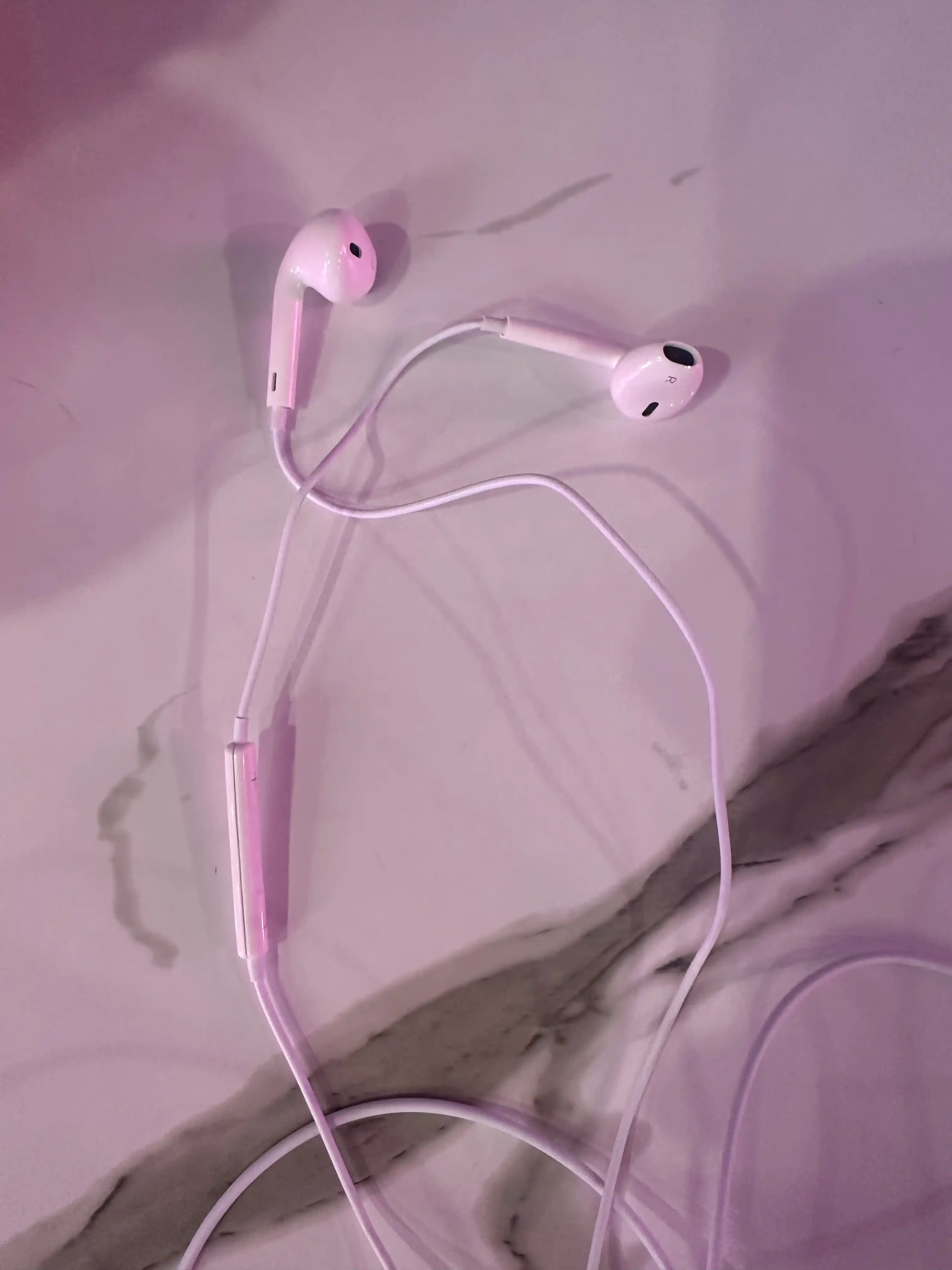 IPhone uchun oq simli quloqchin, Lightning, mikrofonli