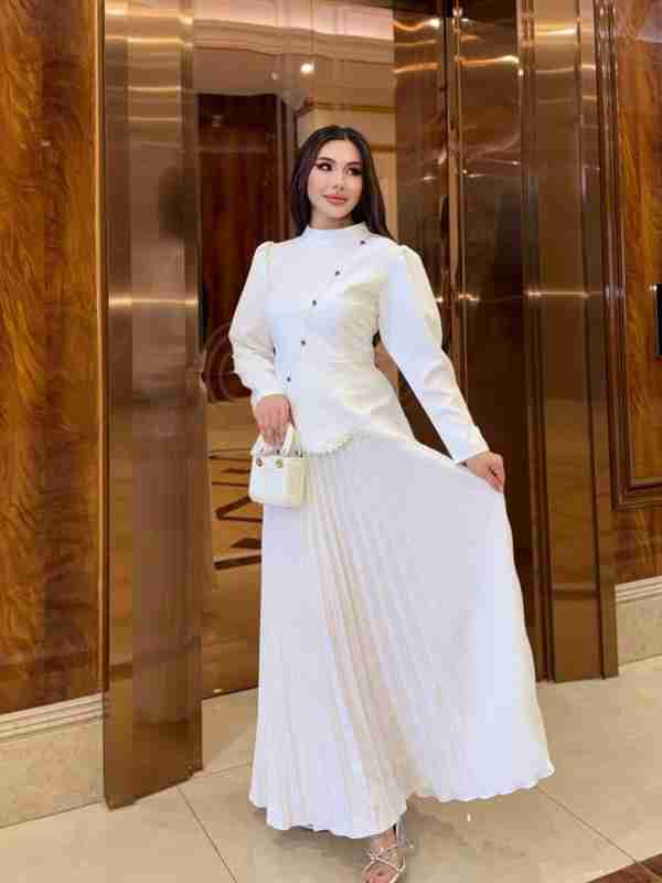 Onasi yosh oglining xorozini soradi (porno)