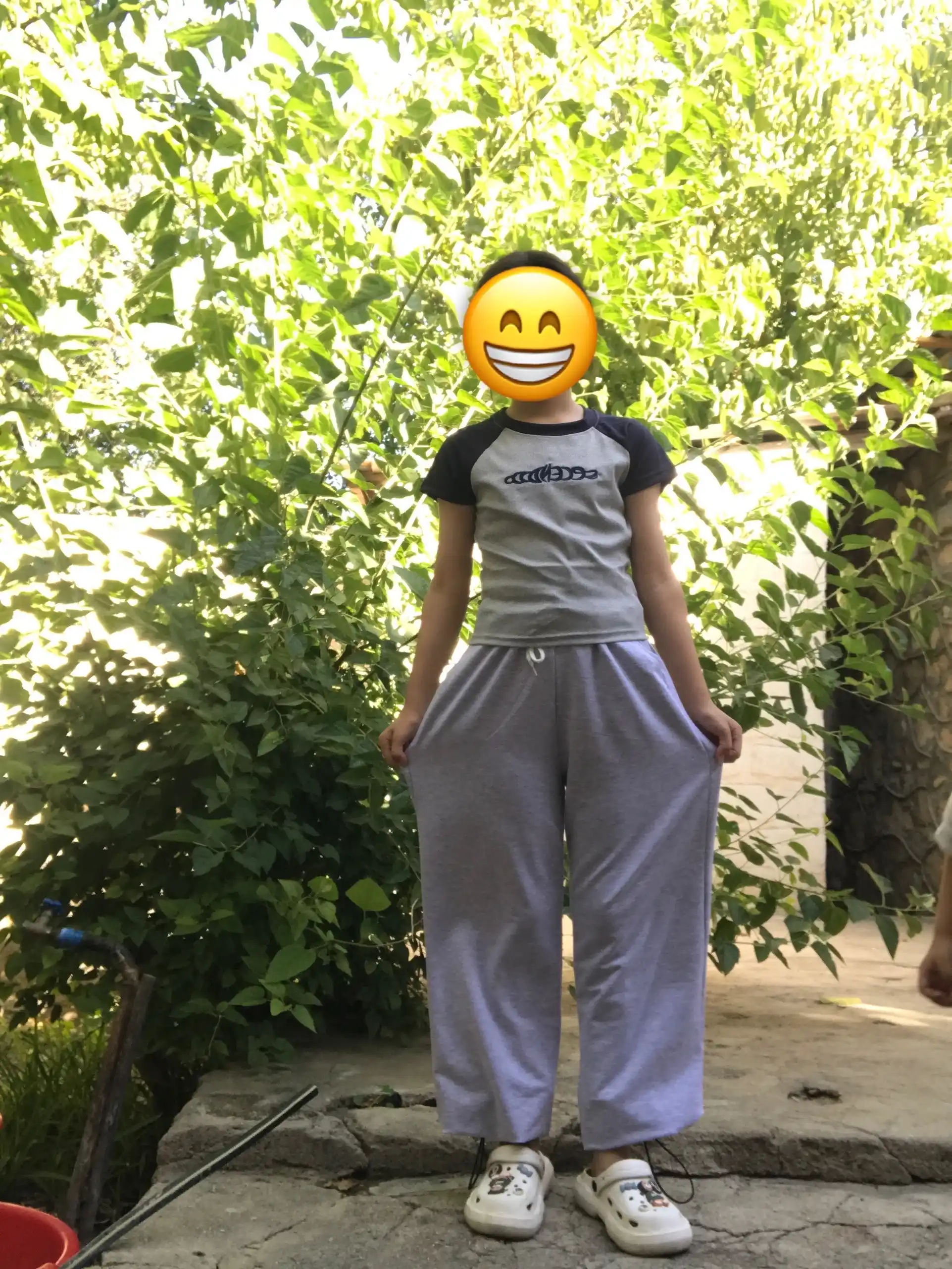 Ayollar uchun keng bichimli oversize joggerlari, 44-50 to'g'ri keladi, yoz va bahor uchun