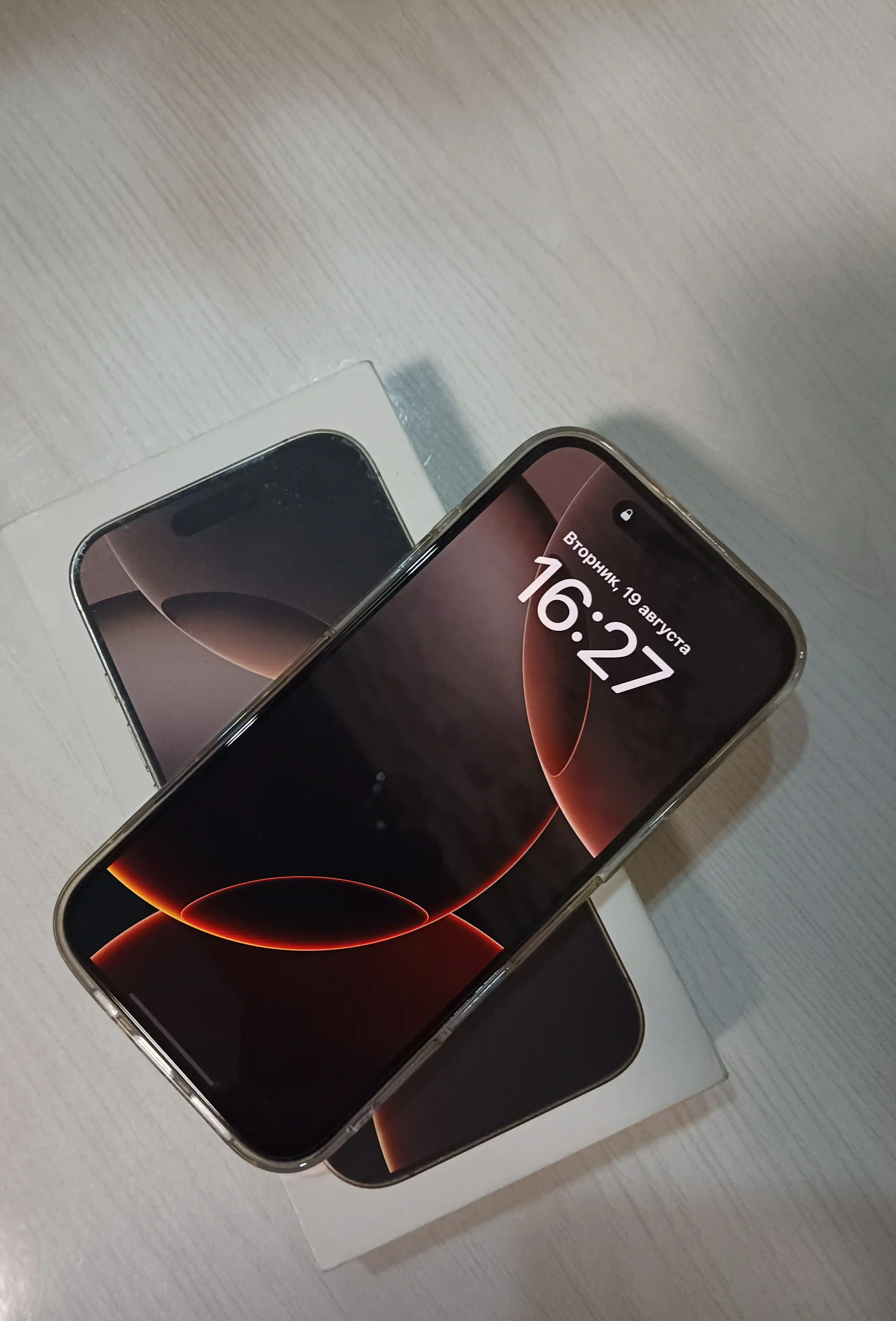 IPhone 16 Pro Smartfoni, 128, 256, 512 GB, 1 TB, 1 SIM, Dual SIM, g'ilof sovga sifatida