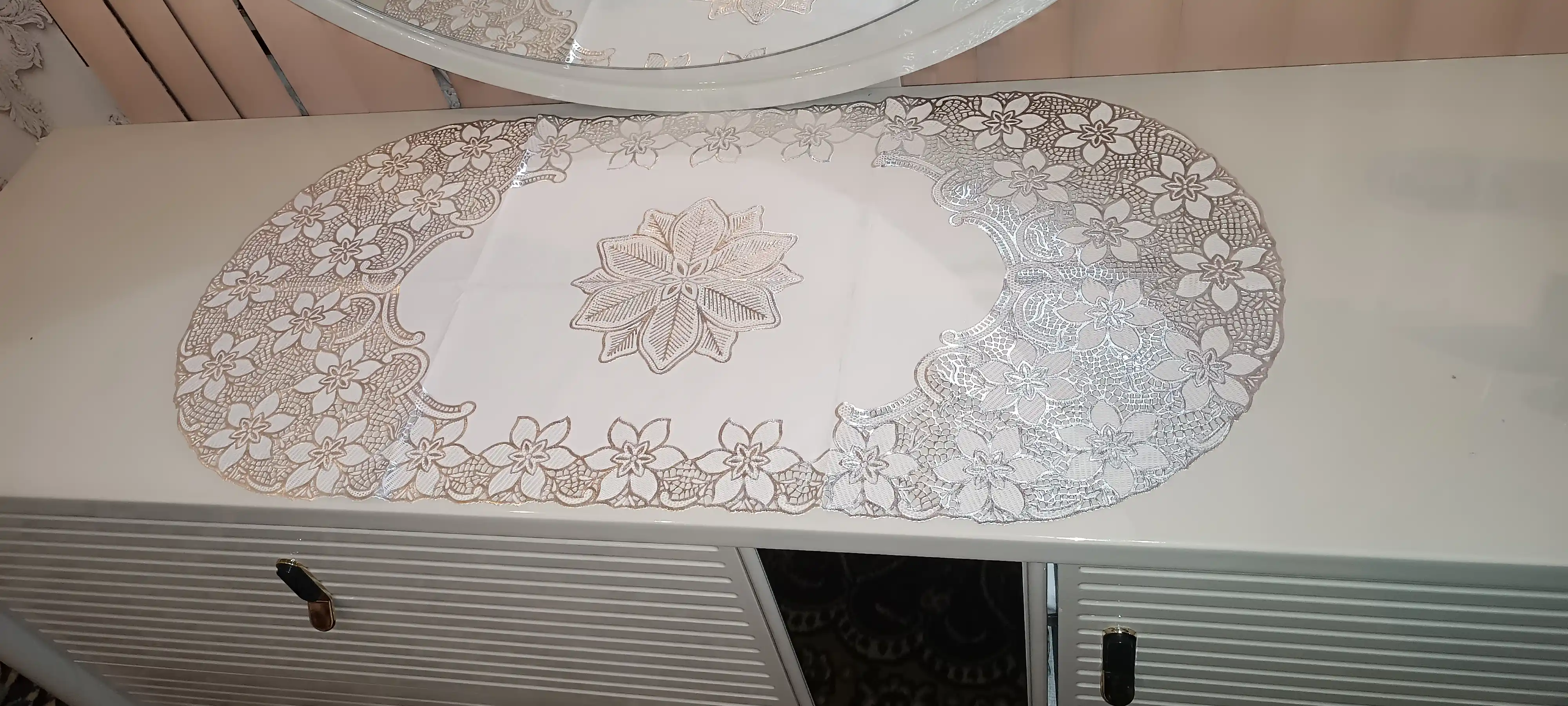 Клеенка на трюмо, на комод Silver Edition