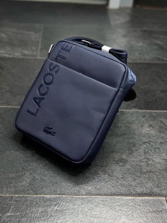Lacoste’dan sifatli va zamonaviy sumkalar