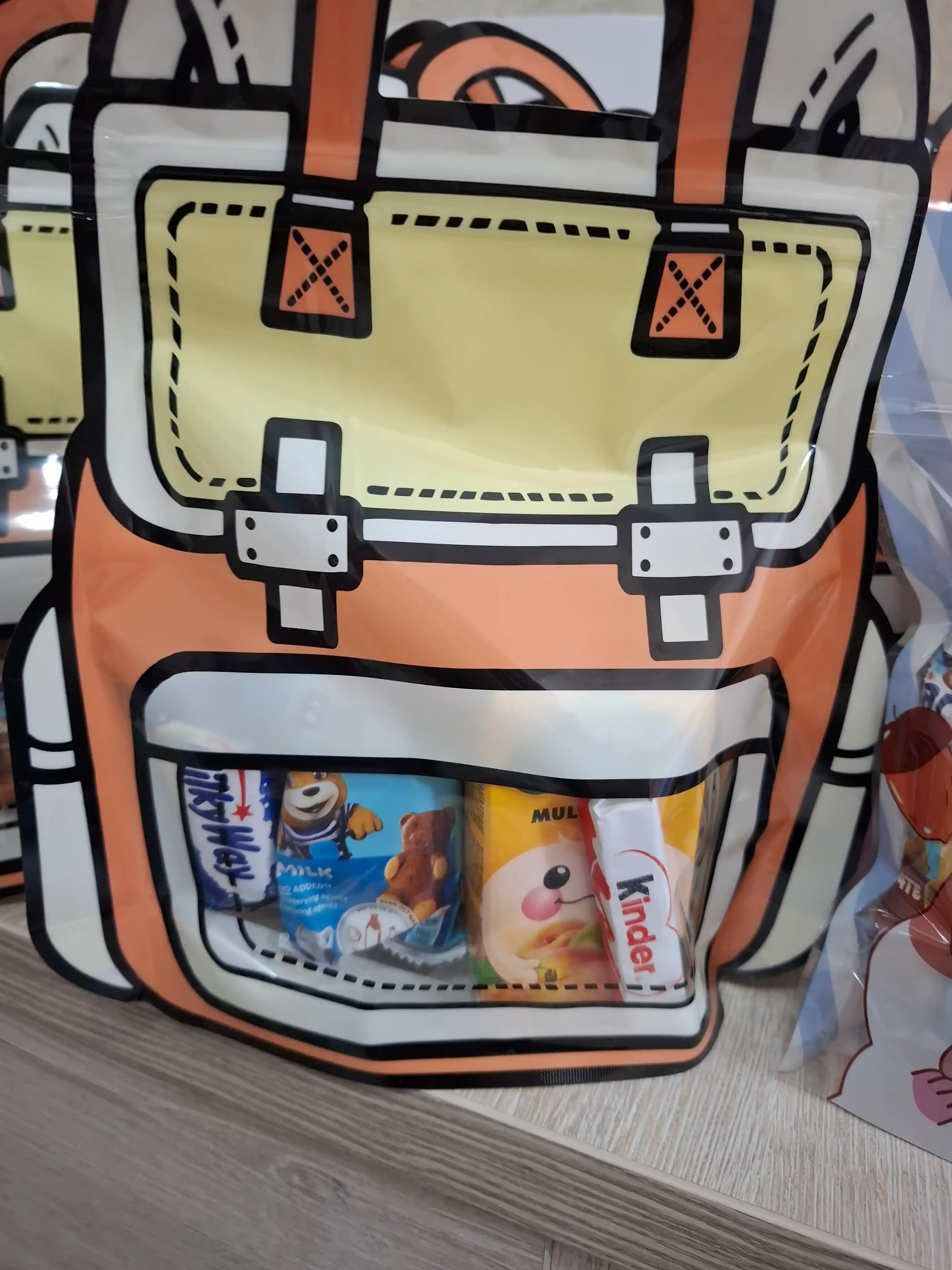 Bolalar bogchasi va maktab uchun sovga paketlari  shirinlik va konfetlar uchun.21x18sm