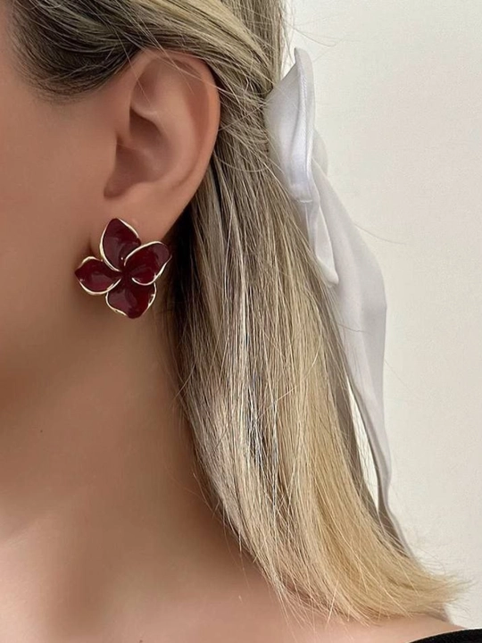 Классические серьги для женщин