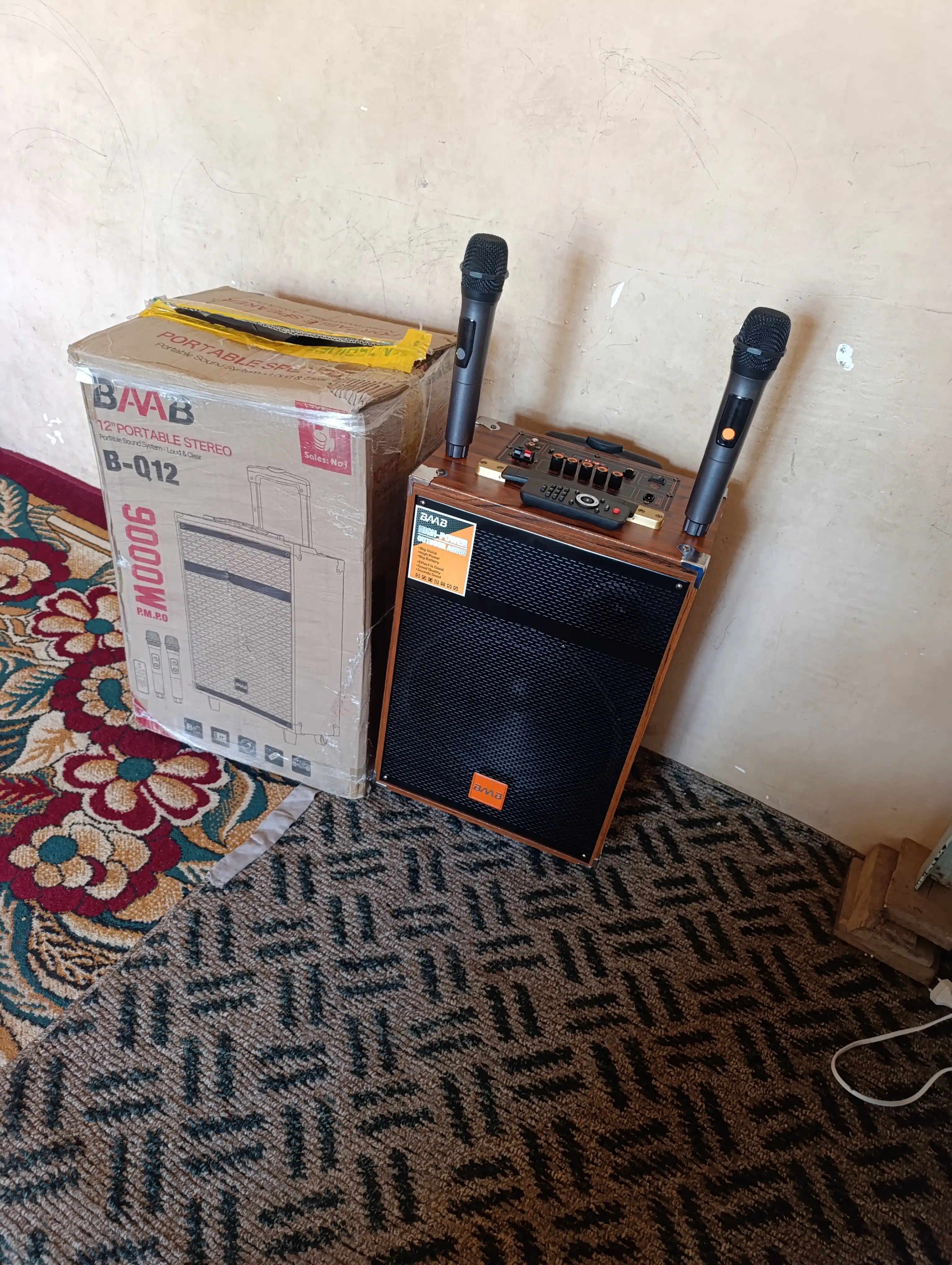 Караоке колонка B-Q12, 50 Вт, Bluetooth, с микрофоном, на колёсиках