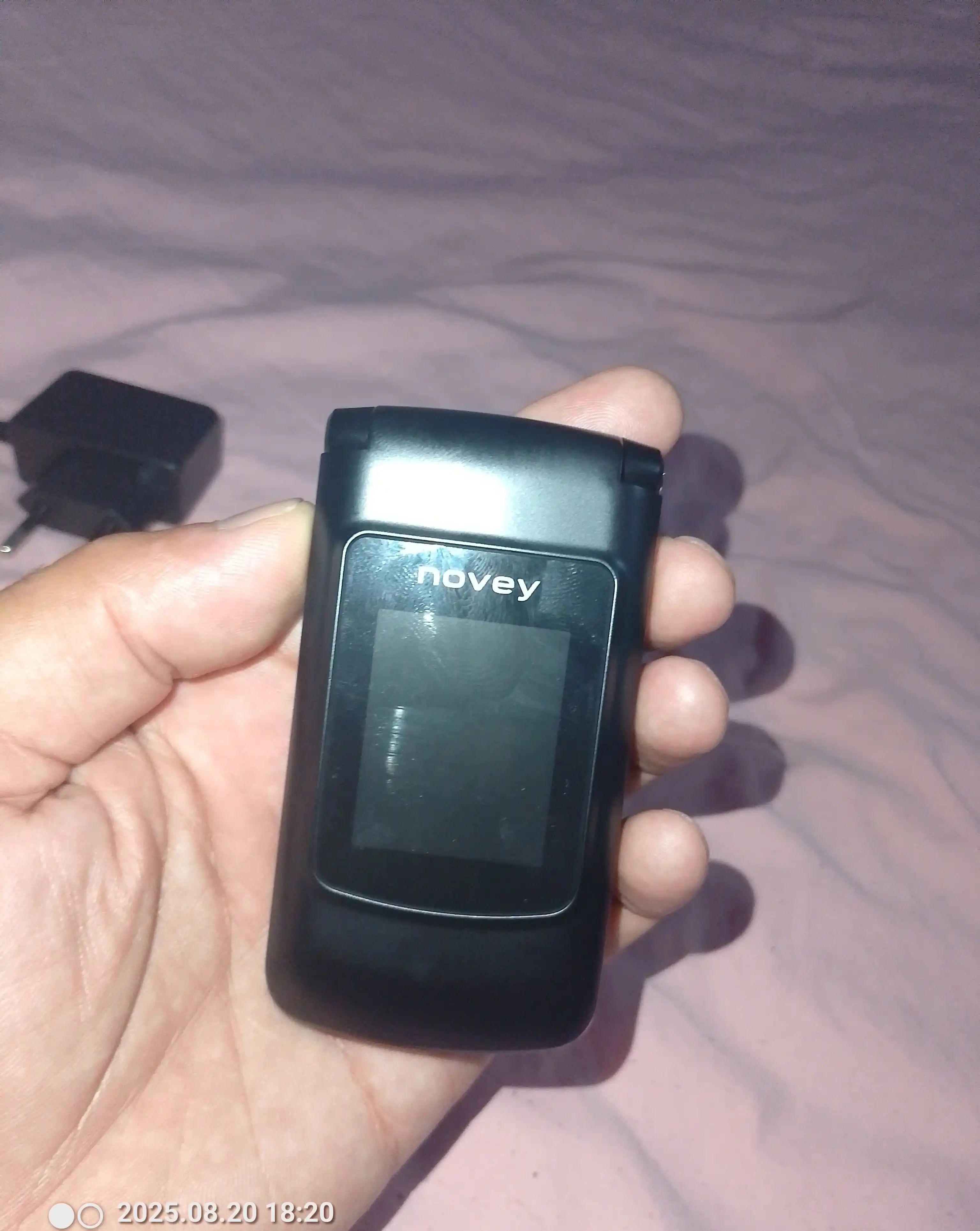 Мобильный телефон Novey Z550, раскладушка, IPS, 2 SIM, кнопочный телефон