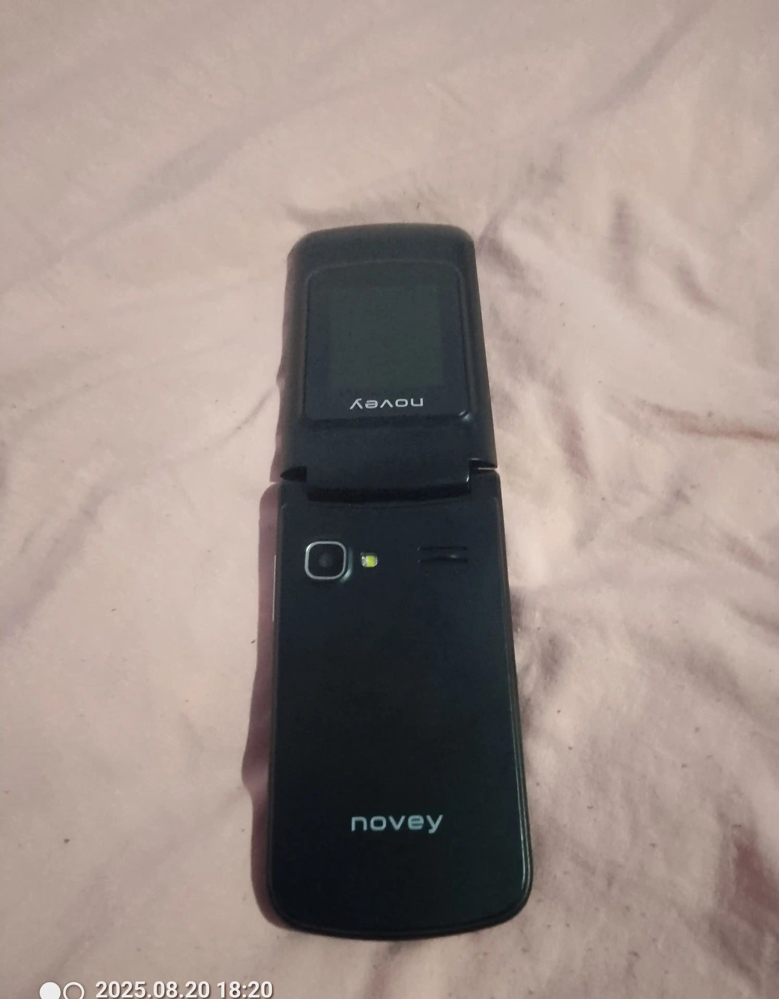 Мобильный телефон Novey Z550, раскладушка, IPS, 2 SIM, кнопочный телефон