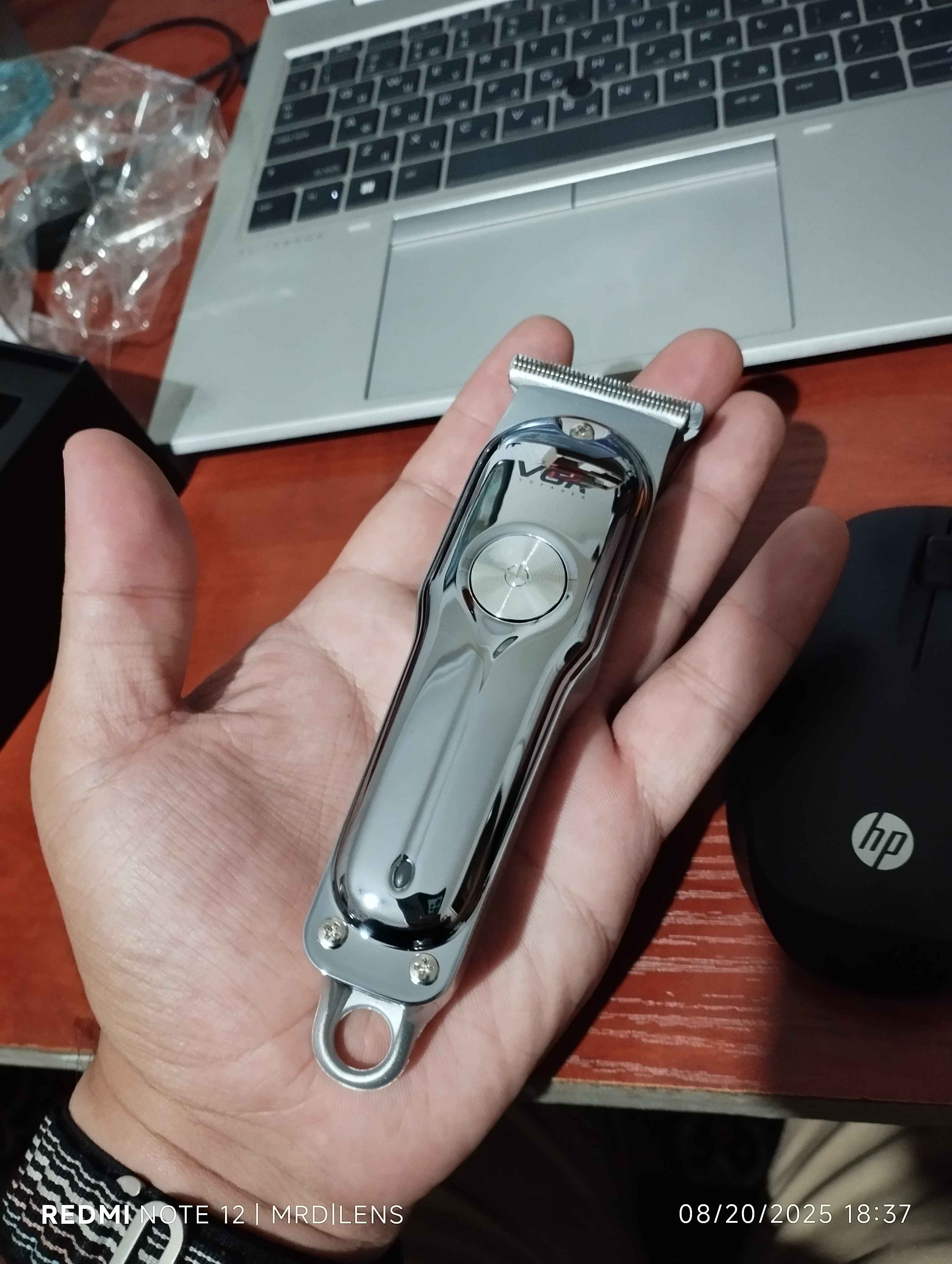 Soqol, mo‘ylov va soch uchun simsiz VGR V-055, 071, 075, 999, 933 trimmer