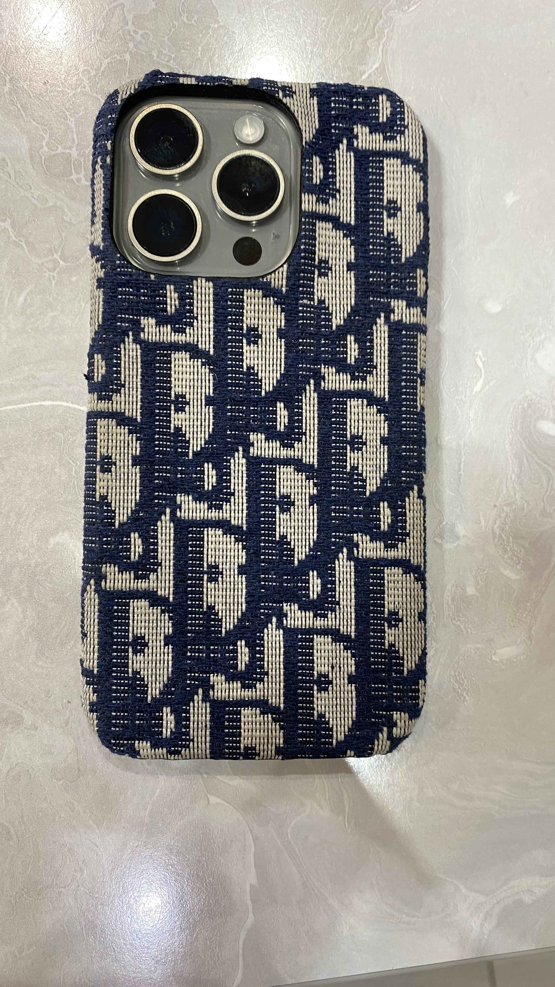 G'ilof Dior iPhone 14, 15, 16 Pro, ProMax, Plus uchun