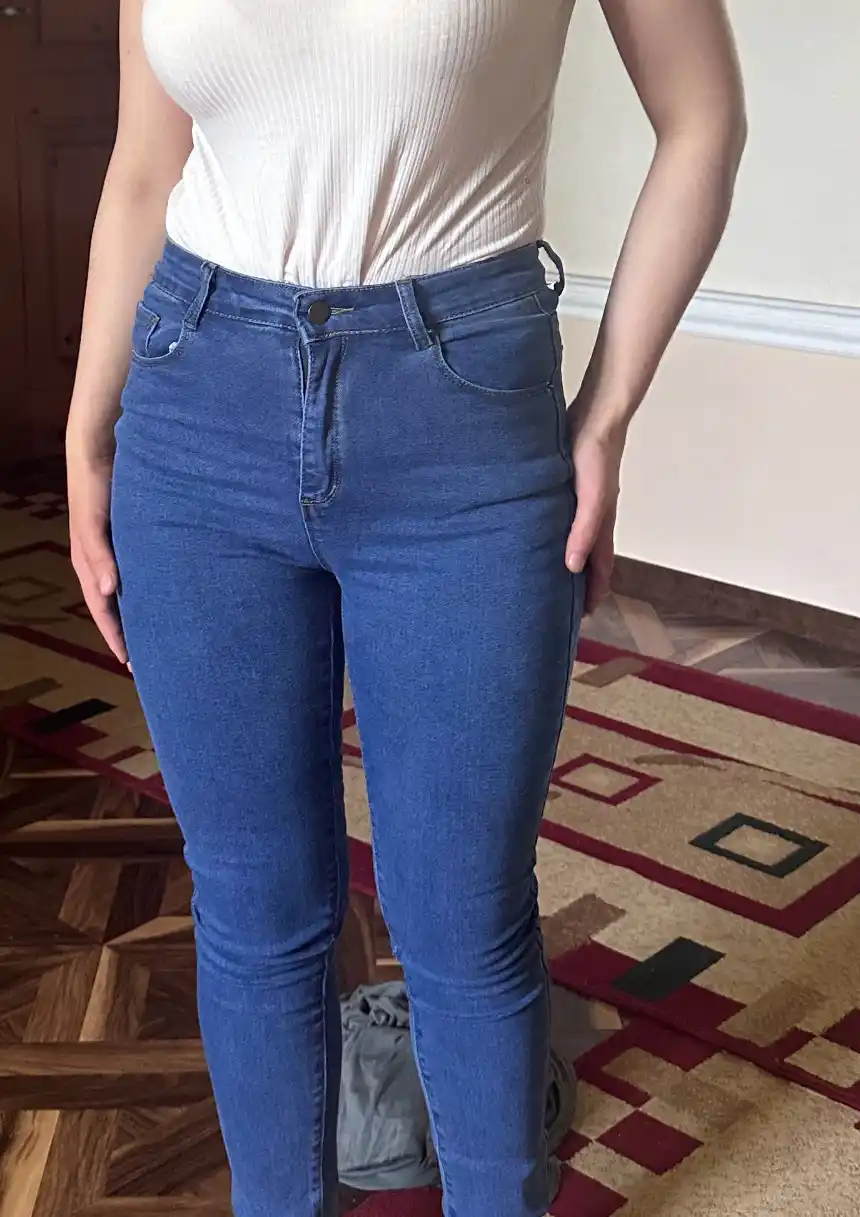 Джинсы женские