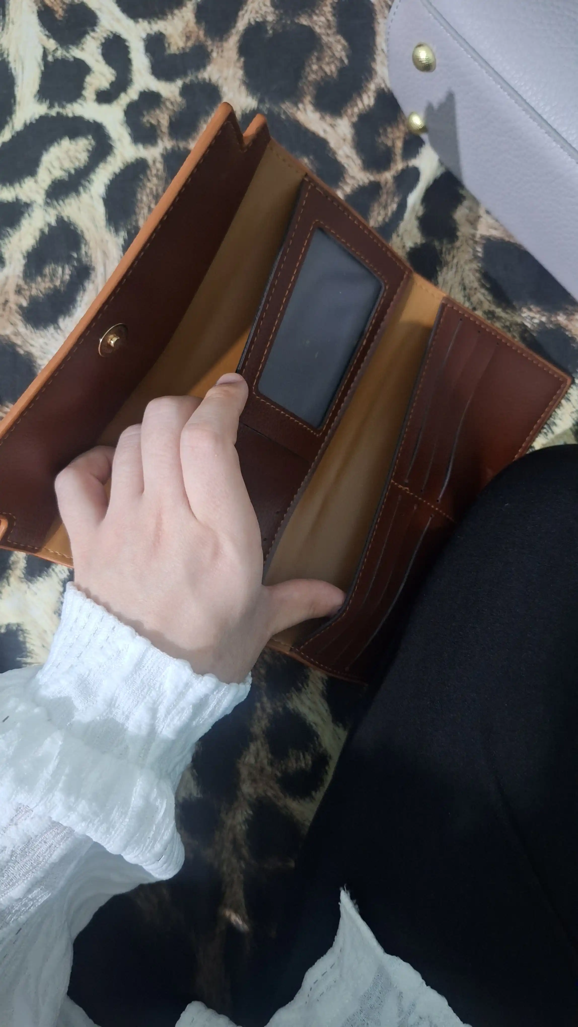 Ayollar hamyoni, ekocharm, kartalar himoyasi anti-RFID