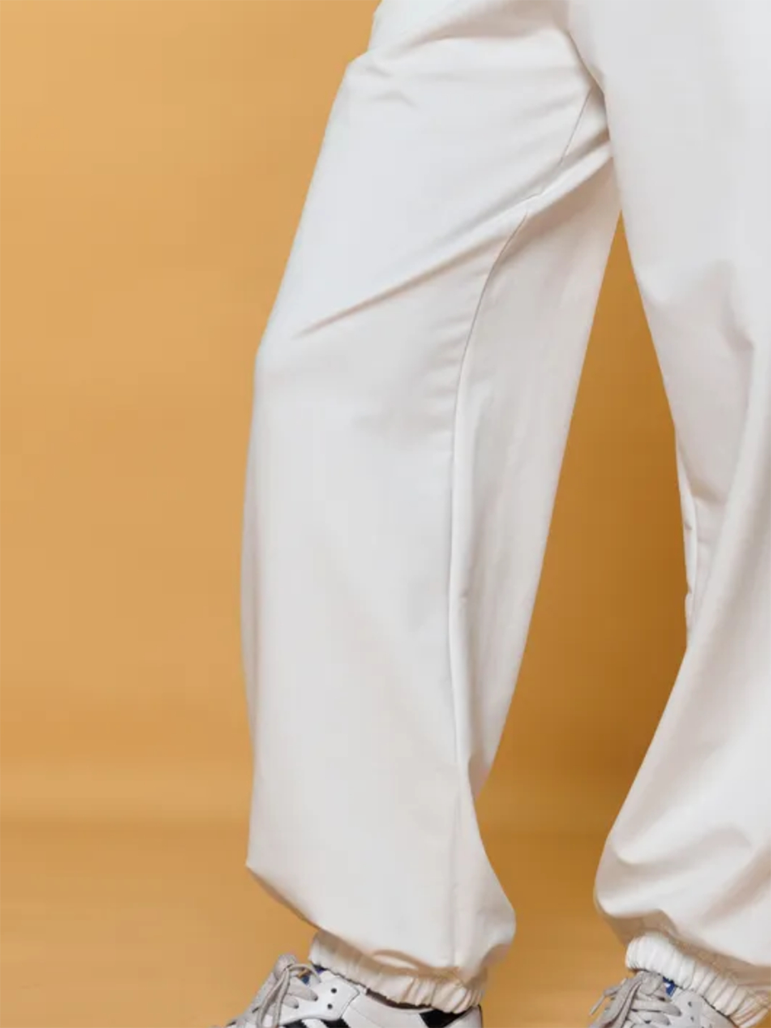 Porno video külot yechmasdan Pissing sochli ayollar