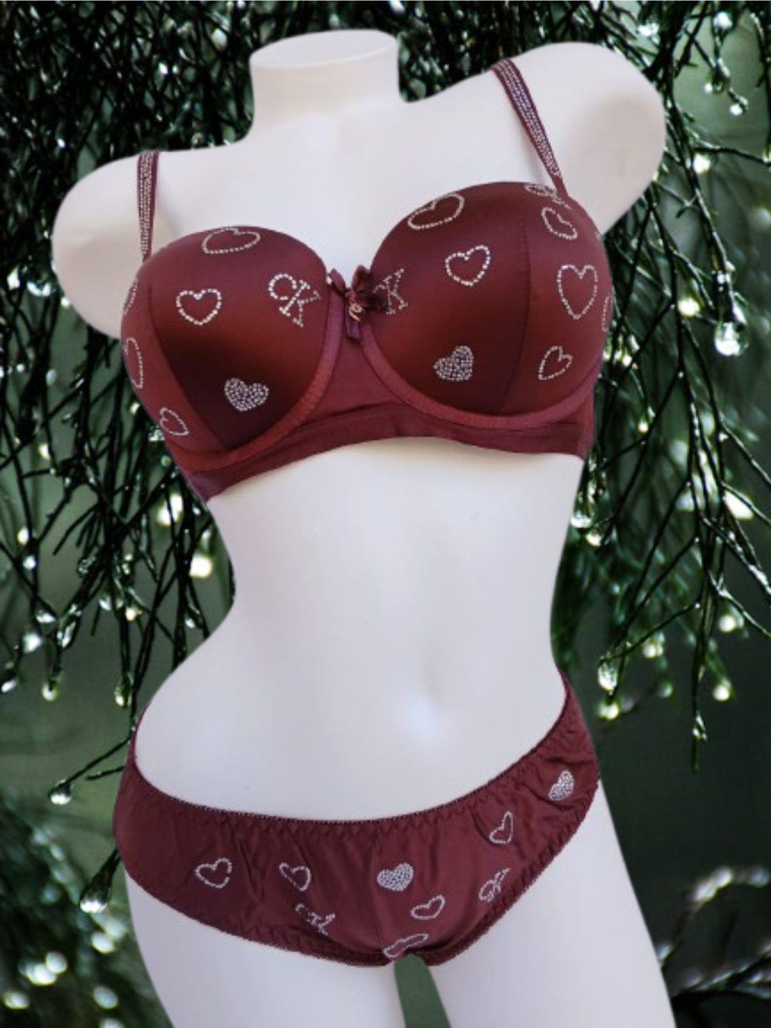 U dumbasiga ulkan narsalarni qoyadi.