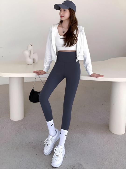 Sport legginslari, ayollar sport kiyimlari, fitnes uchun legginslar
