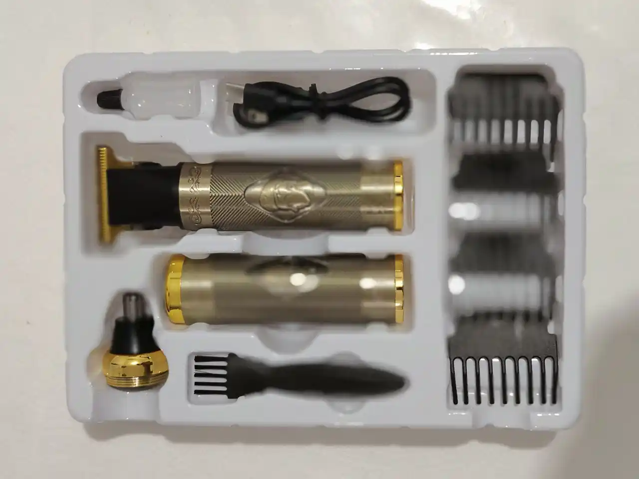 3 tasi 1 da B-MAX BM-440 trimmer, soch, soqol va burun tuki oluvchi