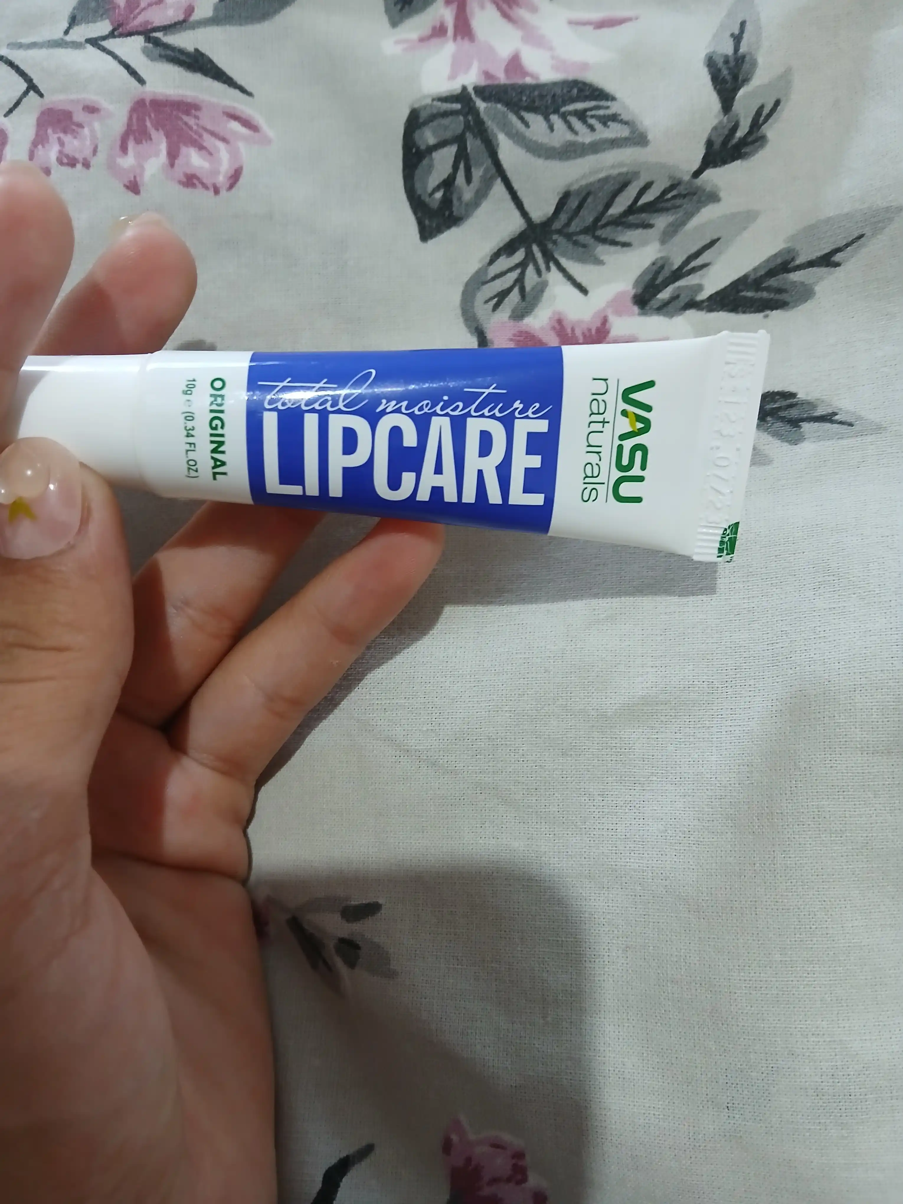 Vasu Lipcare 10 g lab balzami — namlantirish, oziqlantirish, quruqlikdan himoya