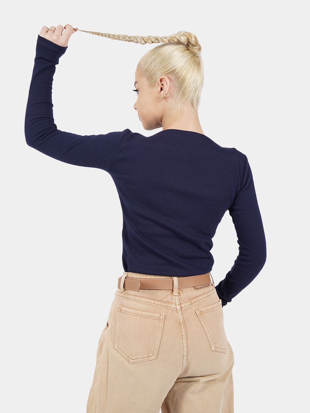 Bir erkak beshta qizni sikadi