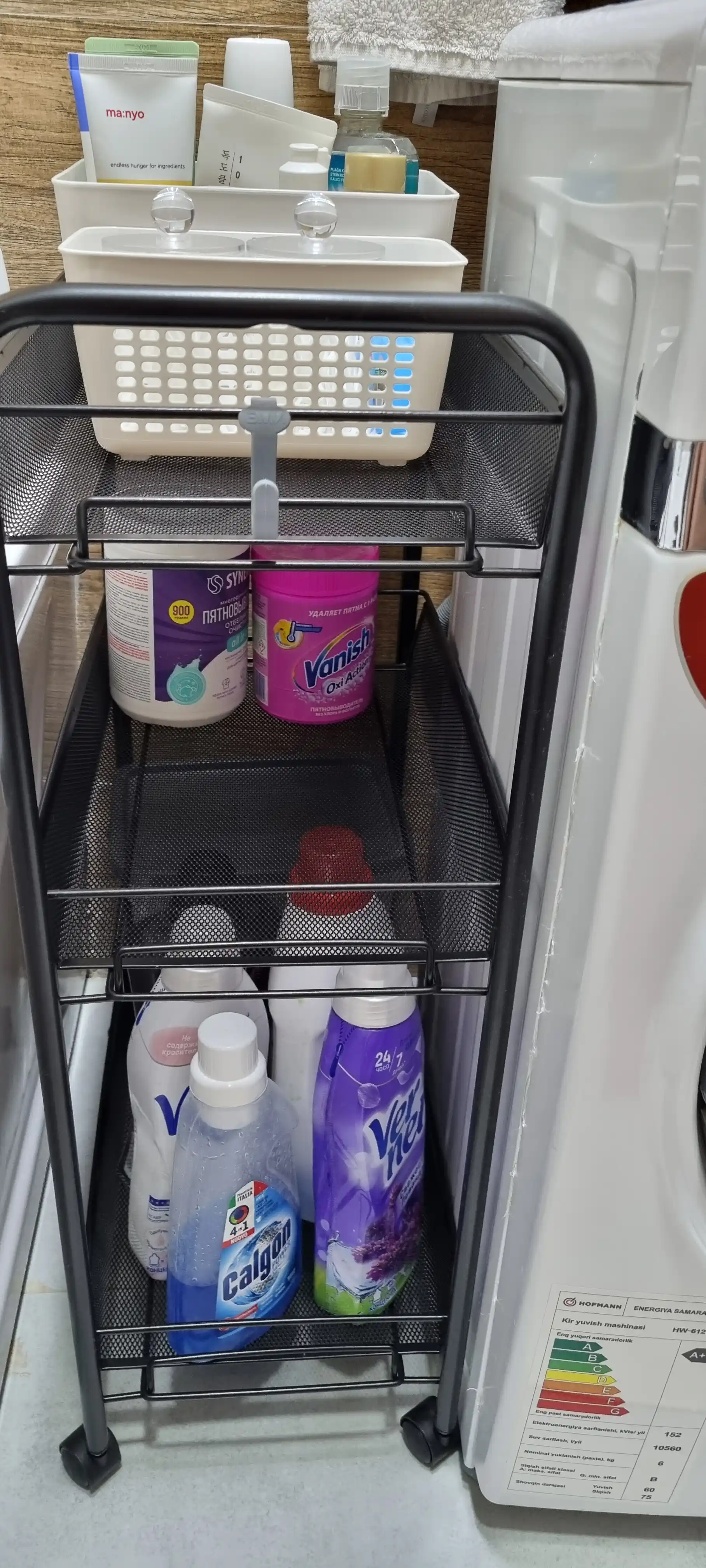 Gullar uchun polga, erga qo'yiladigan metall gulli dastgoh, g‘ildirakli ko‘chma Ladya 2K