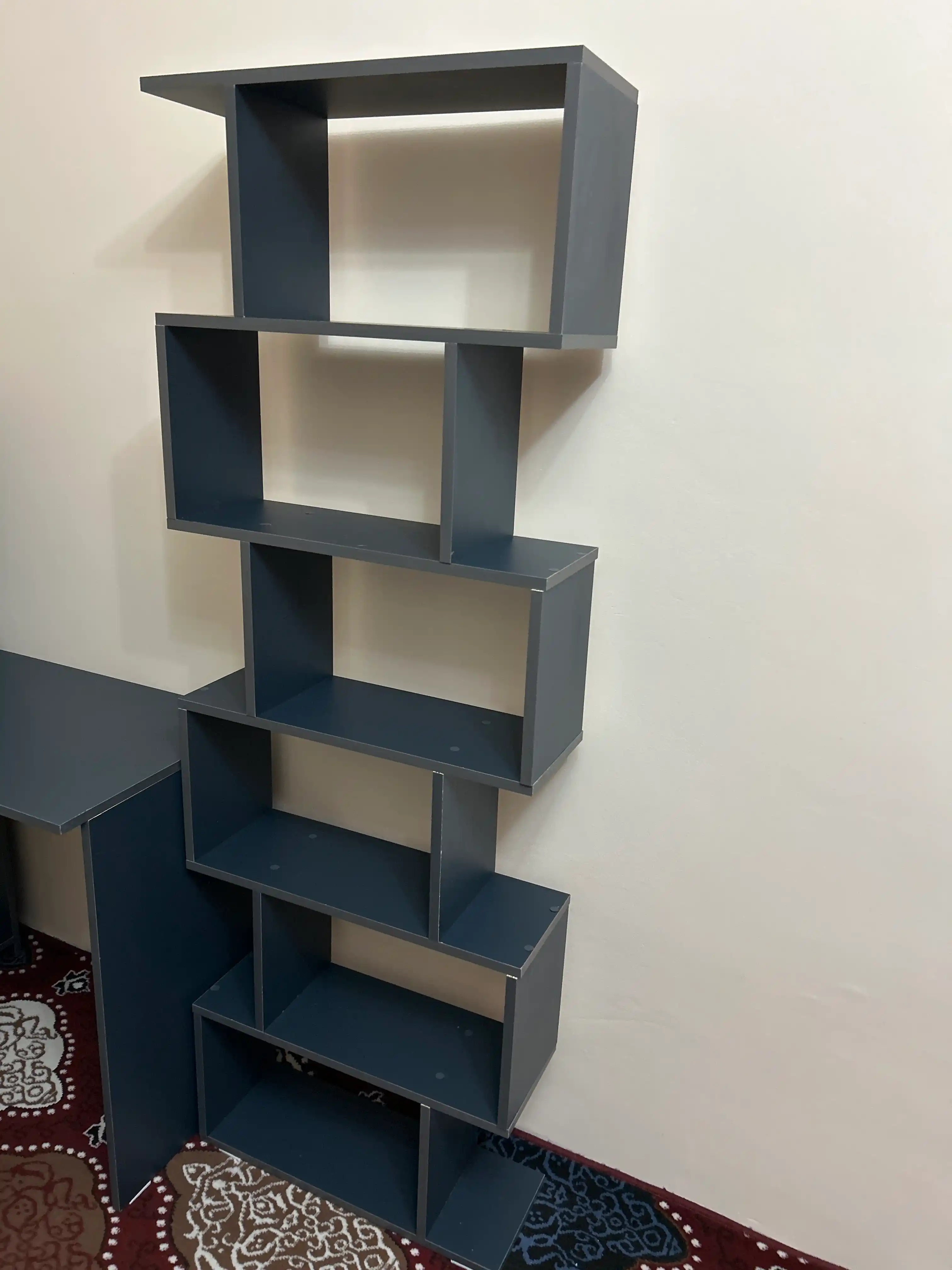 Rack - o'yinchoqlar va kitoblar uchun mebel yog'och zamin shkafi tokchasi