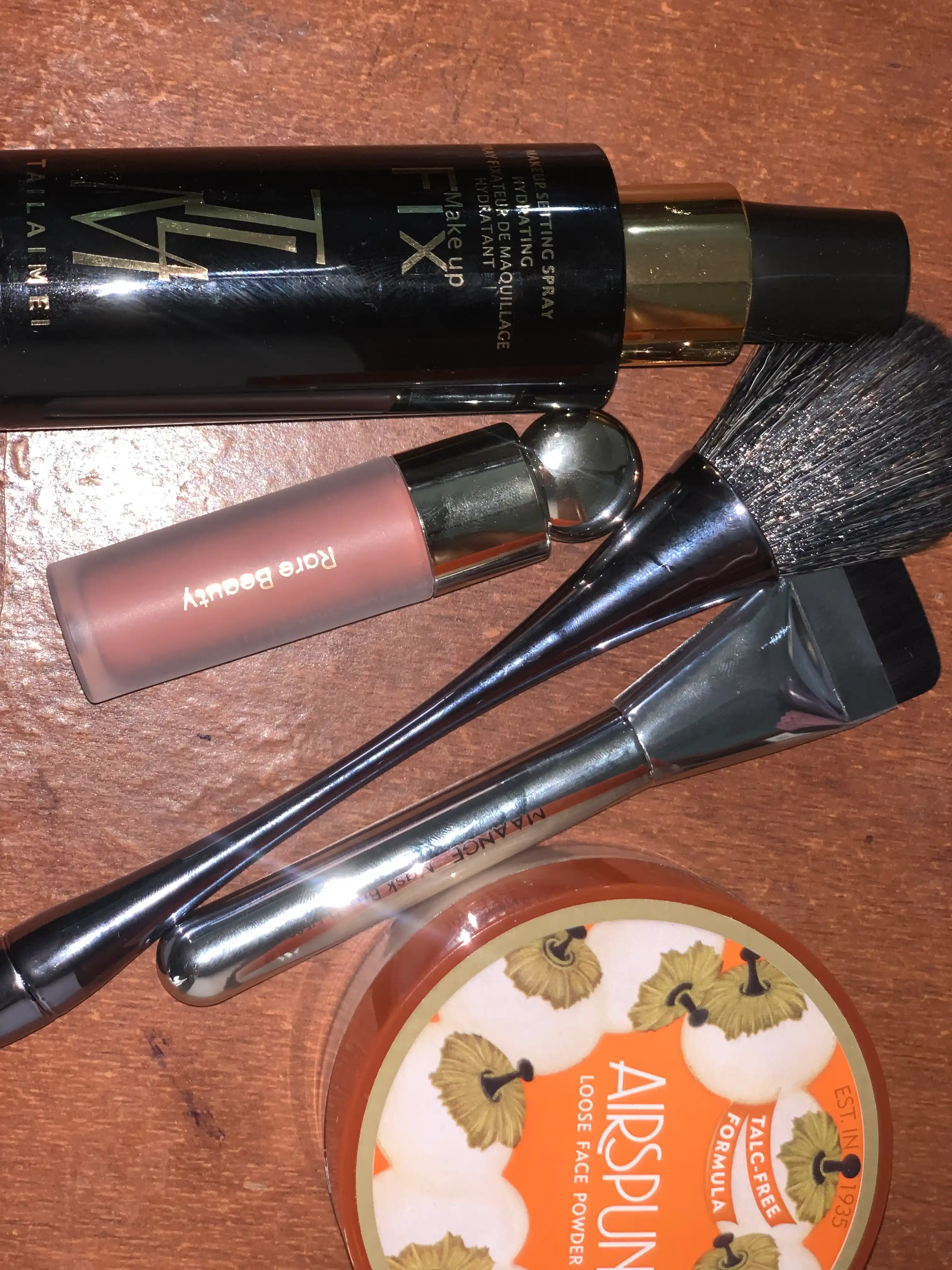 Konsiler, korrektor, tonal, rumyan, makiyaj uchun kosmetik cho‘tka