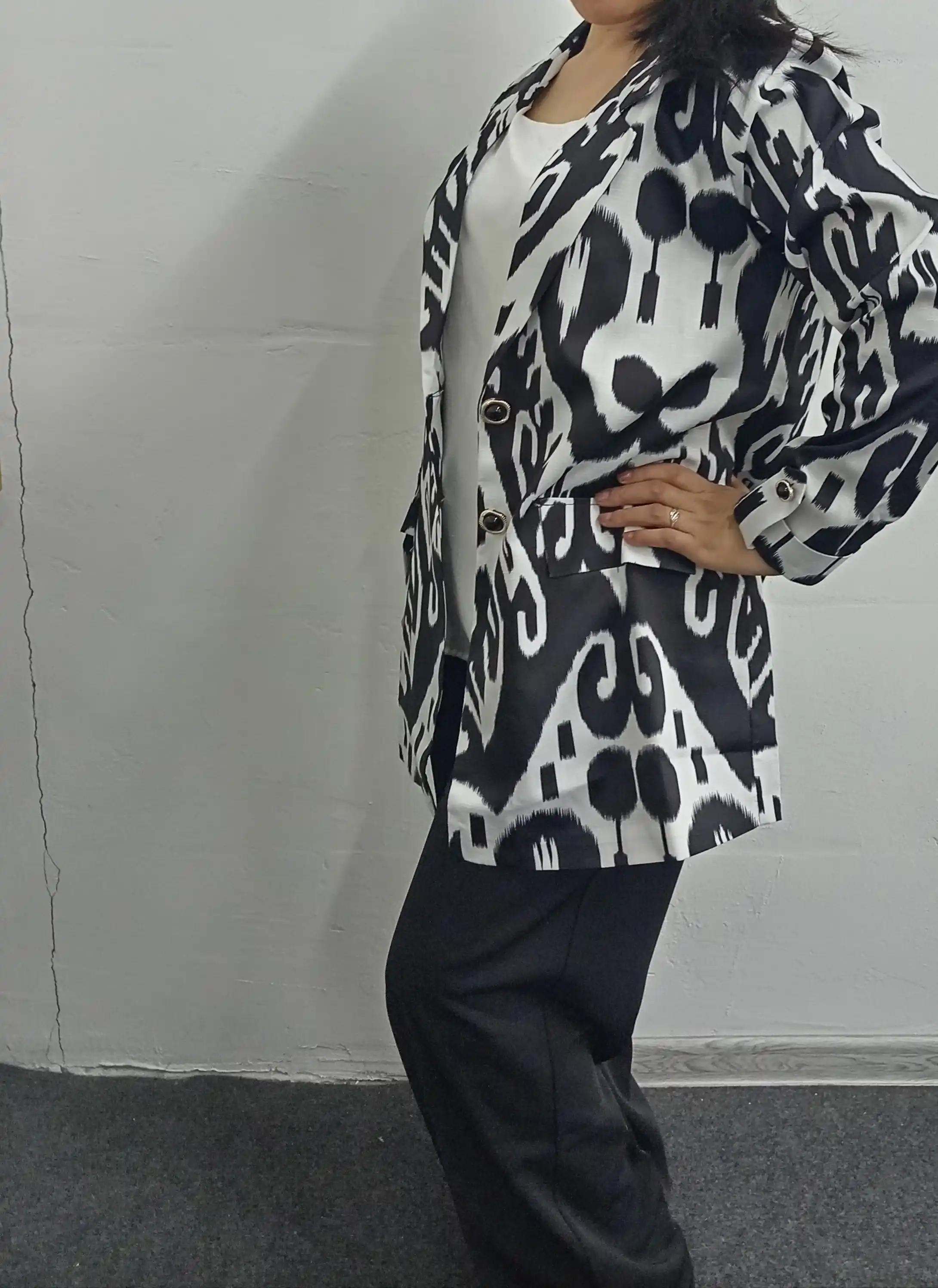 DEGO, ayollar kostyumi ikkilik: jaket va shim, ikat bosma, M-7XL o‘lchamlari