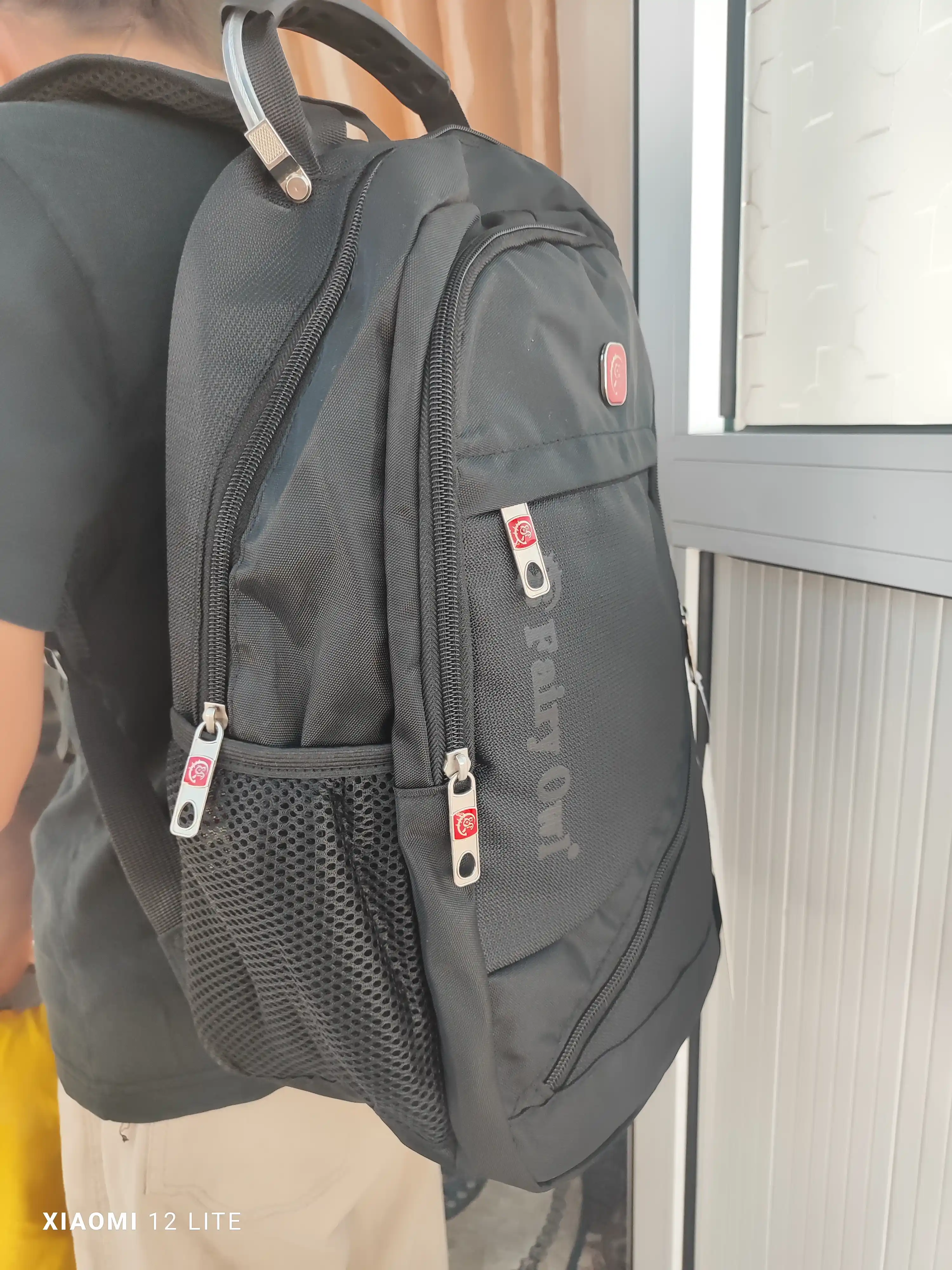 USB-portli ko‘p funksiyali maktab ryukzaki erkaklar uchun, noutbuk sig‘adigan