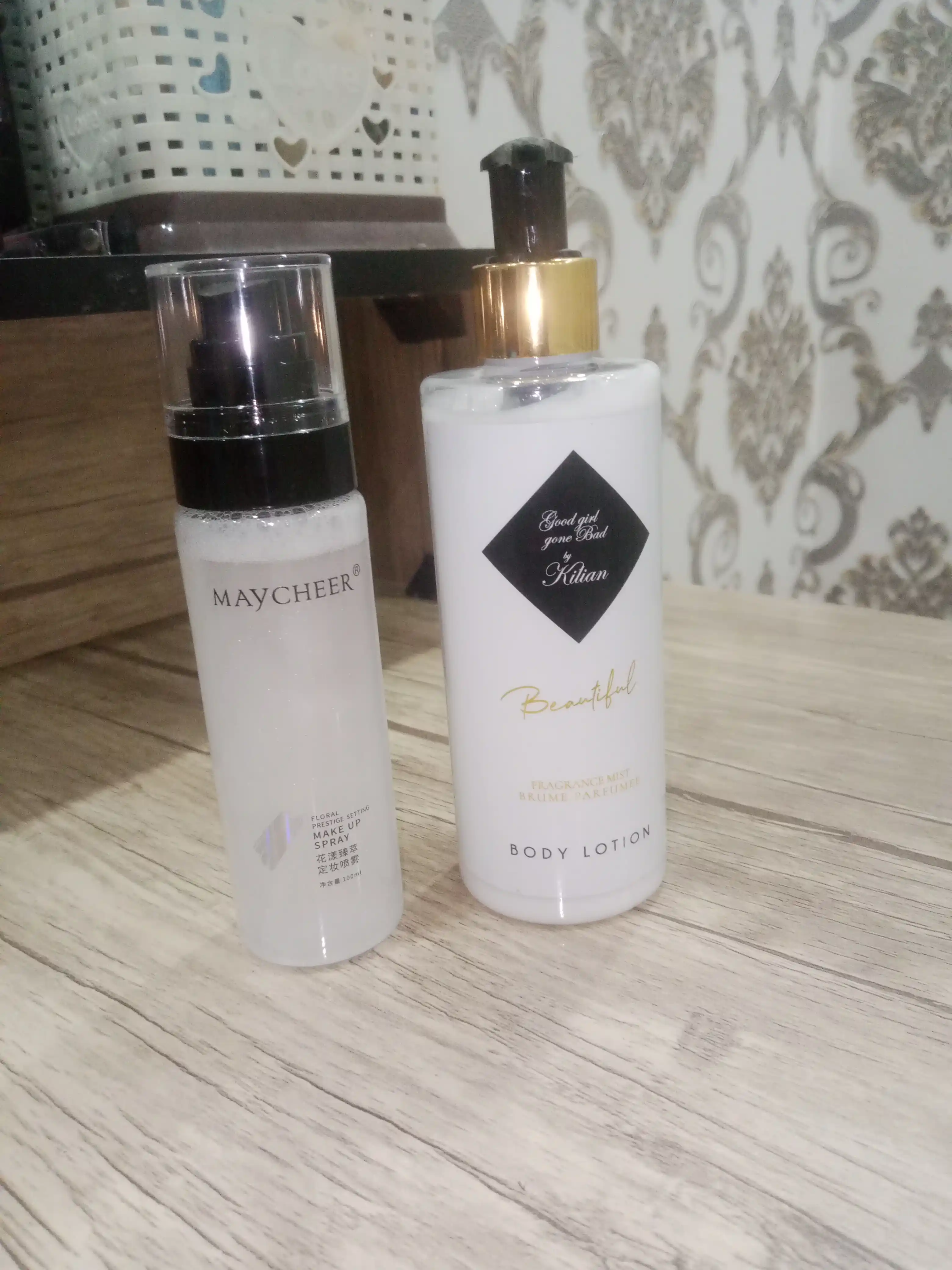 Mukammal pardoz uchun "Maycheer" fiksatsiyalovchi spreyi, 100 ml