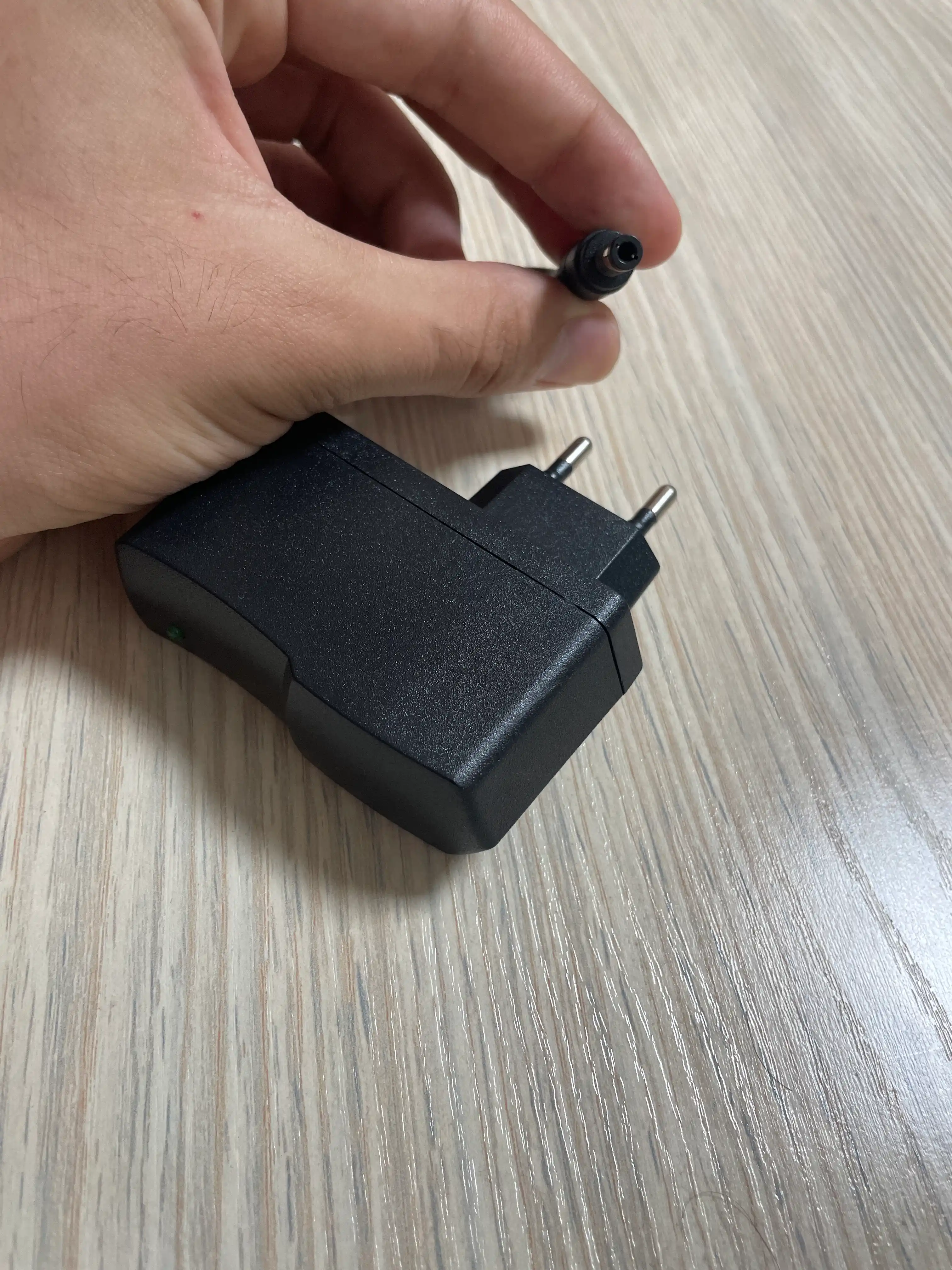 Блок питания для Wi-Fi роутера, смартбокса, камеры и других устройств, 9 В, 1 А