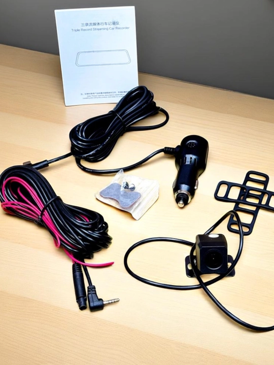Videoregistrator-zadniy vid oyne TOMBOSS T33 1080P, Wi-Fi 3 ta kamera